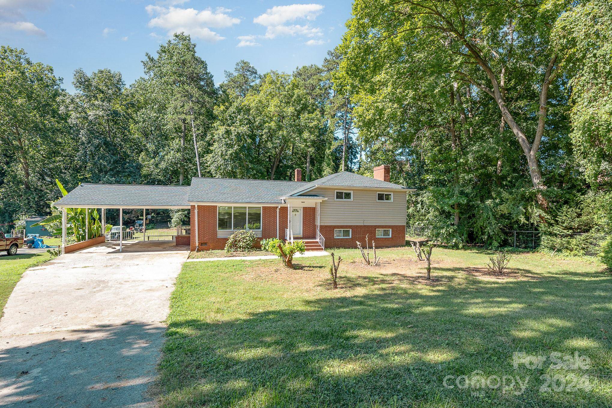 Salisbury, NC 28144,1523 Arbor DR