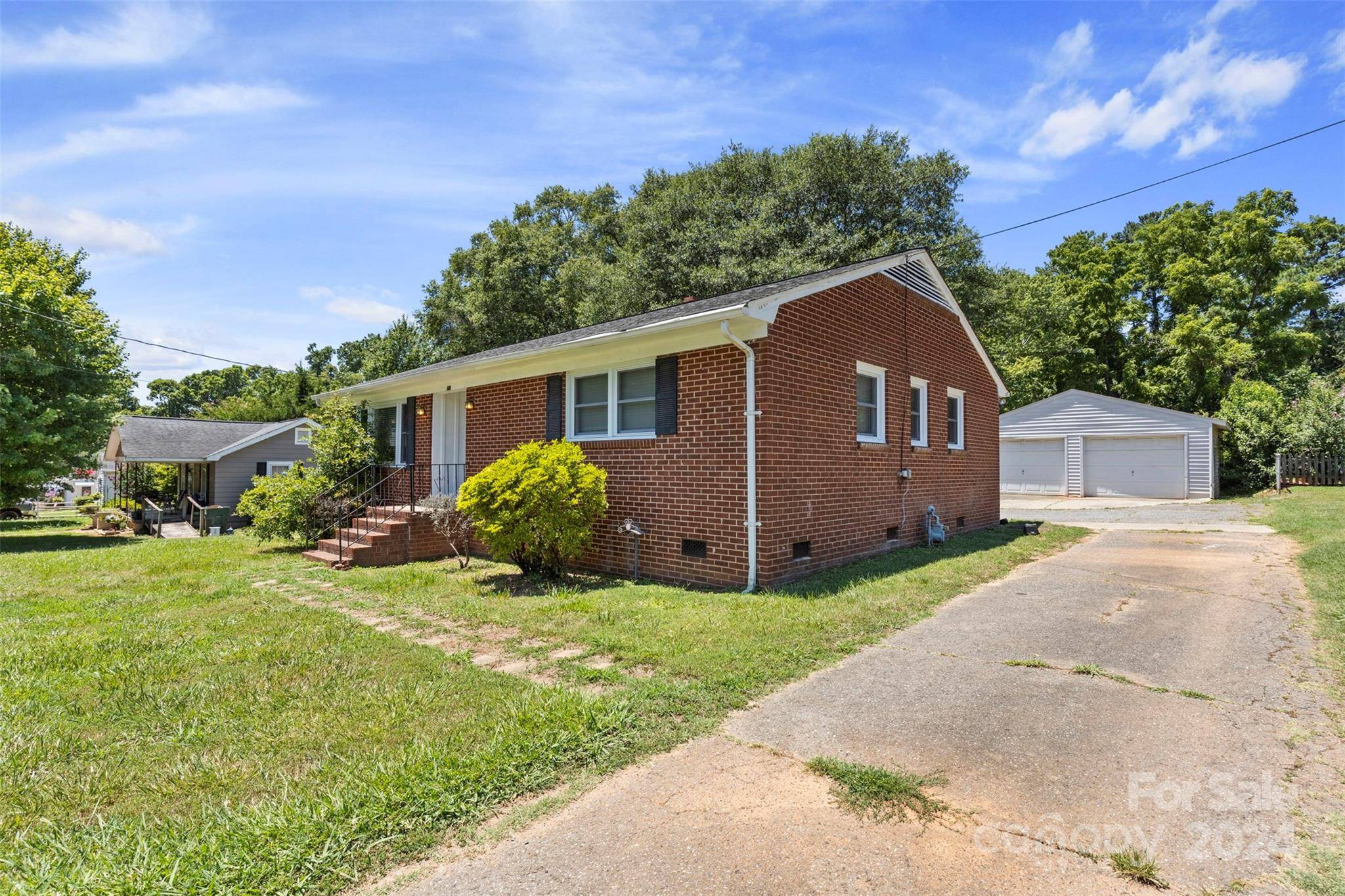 Lowell, NC 28098,1357 Ford DR