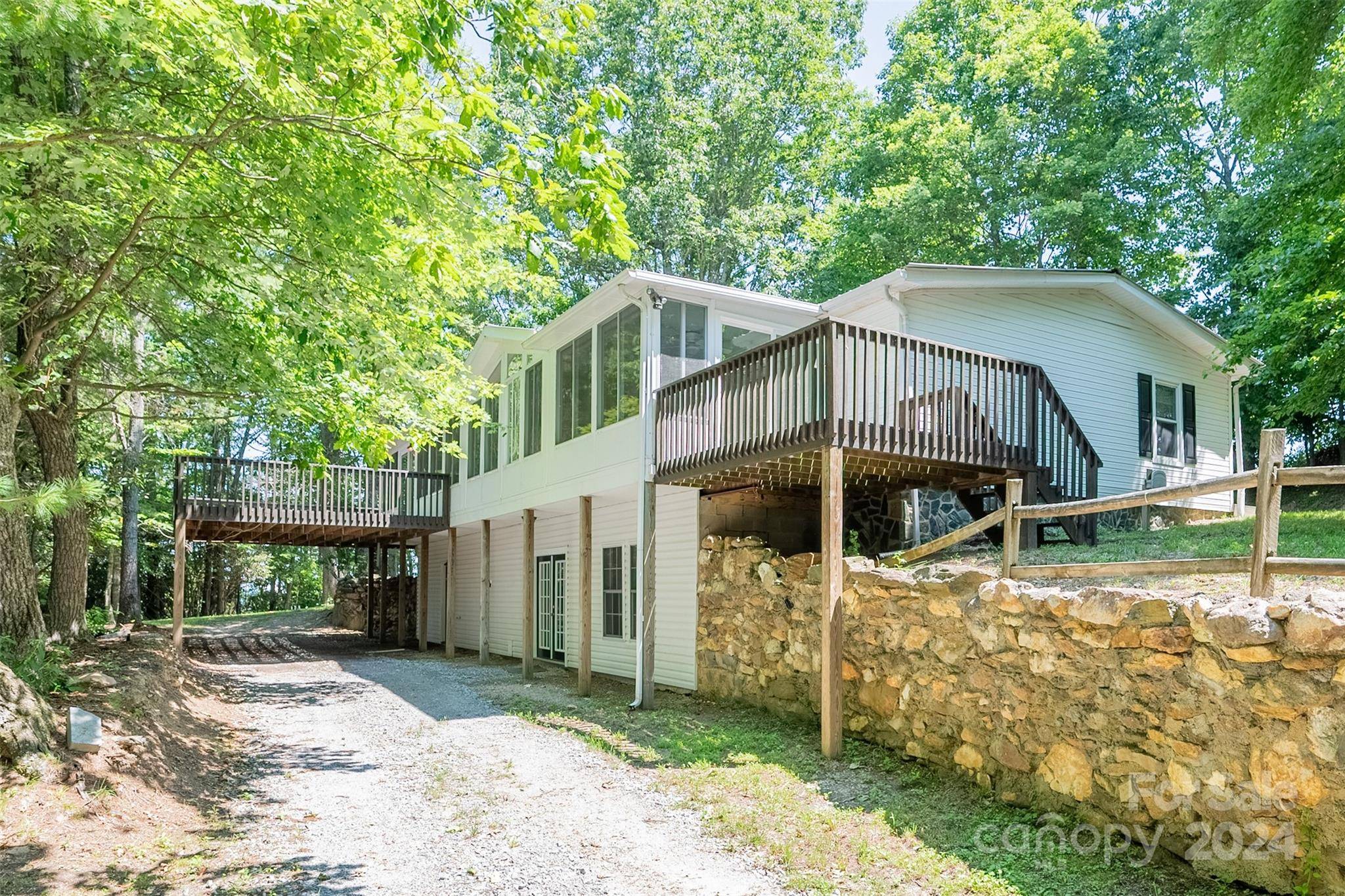 Ennice, NC 28623,11452 Glade Valley RD