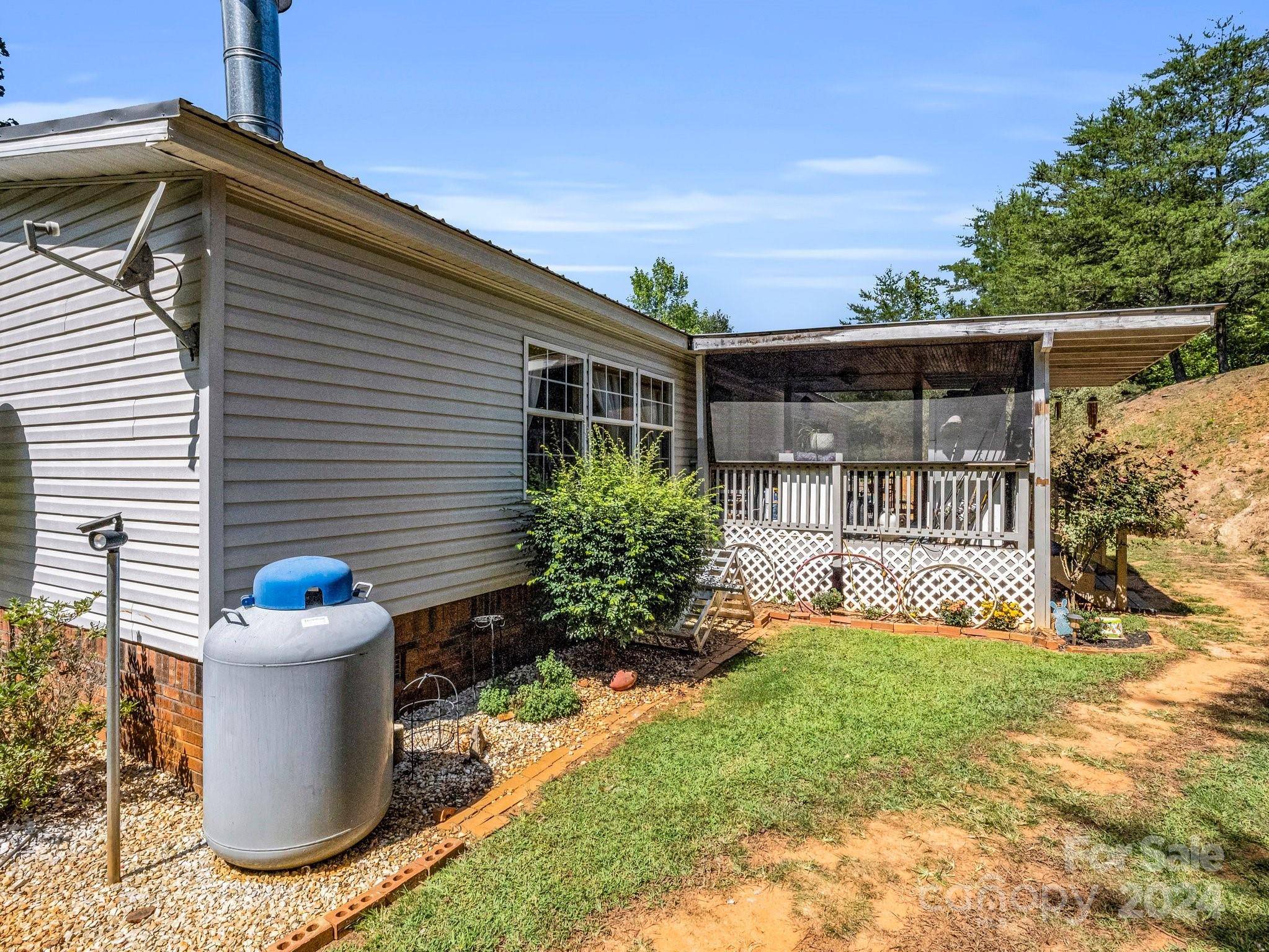 Bostic, NC 28018,282 Reagan LN