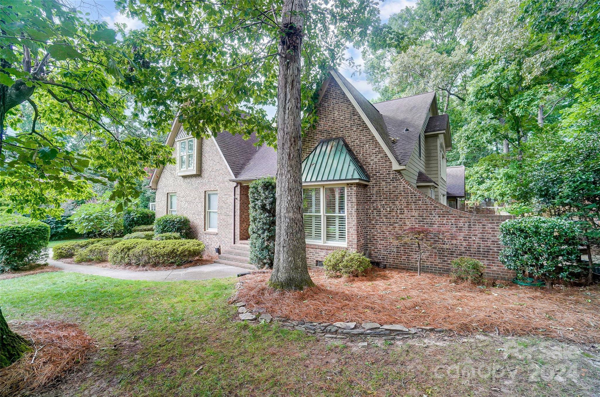 Matthews, NC 28105,417 Sabot LN