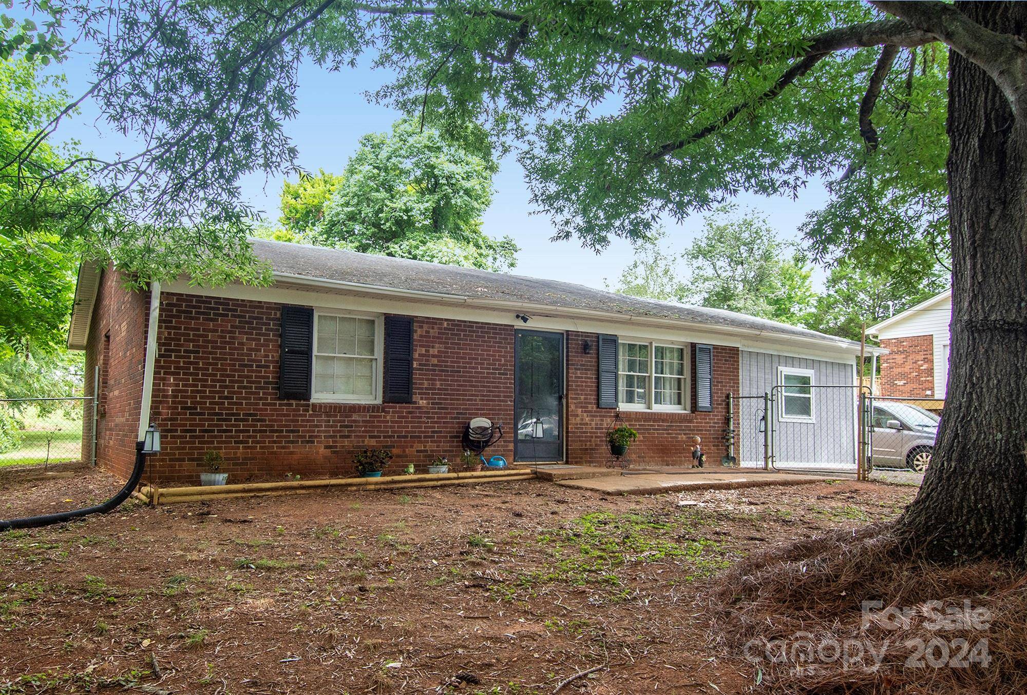 Mocksville, NC 27028,81 Marconi ST