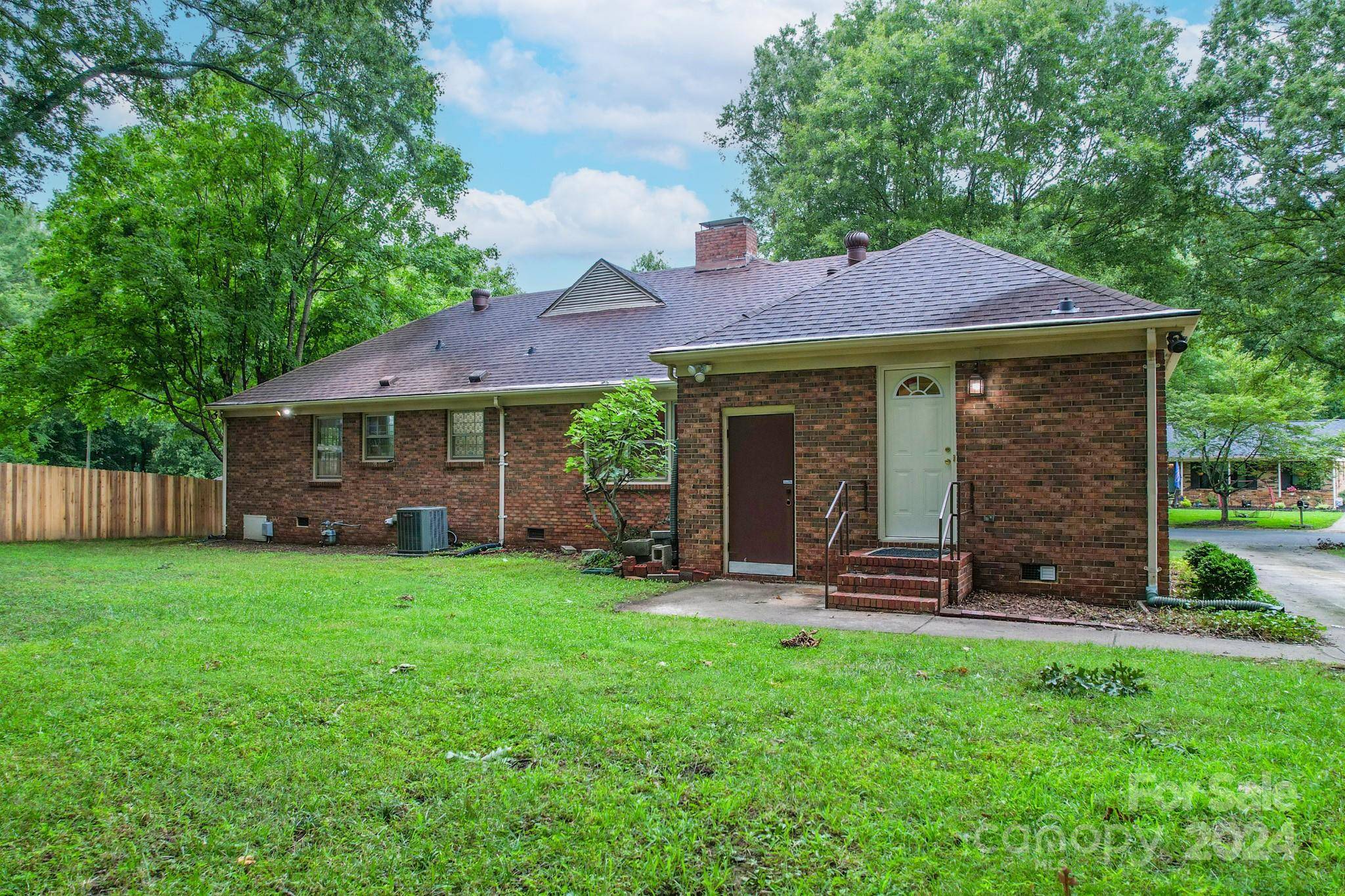 Charlotte, NC 28212,2100 Knickerbocker DR