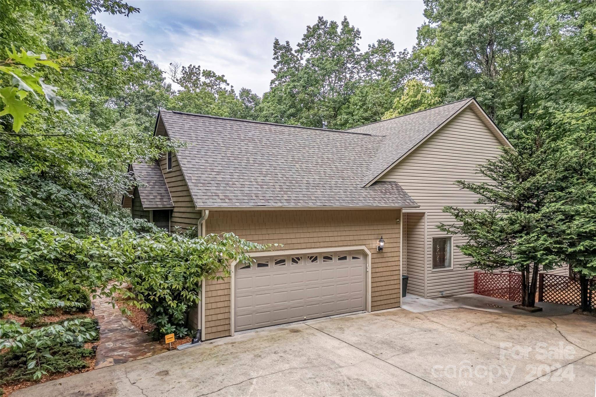 Brevard, NC 28712,140 Salola LN