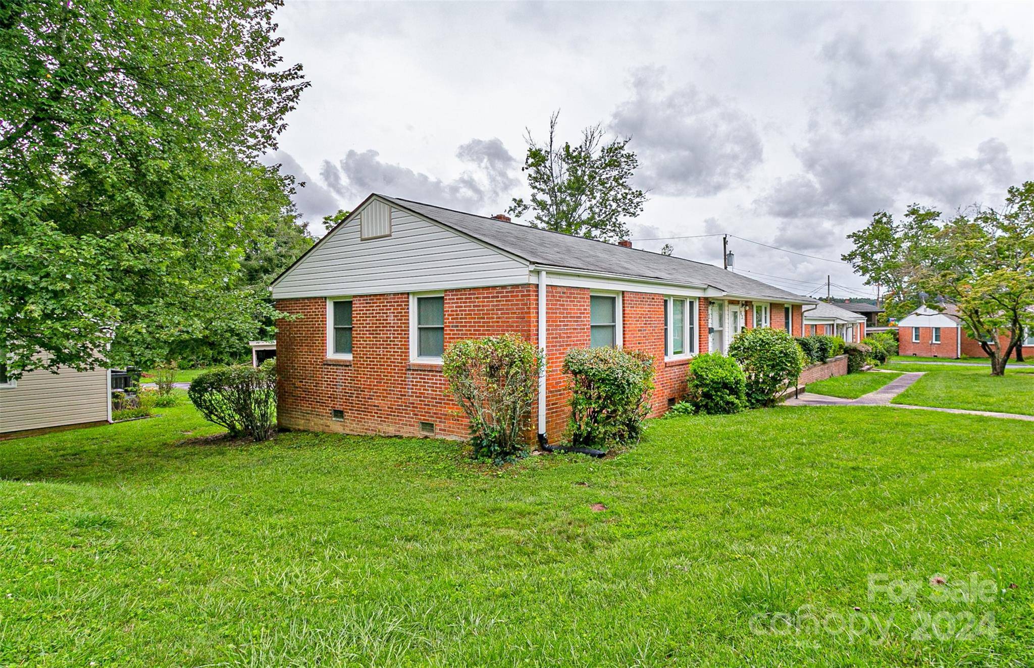 Brevard, NC 28712,61 Trowbridge LN