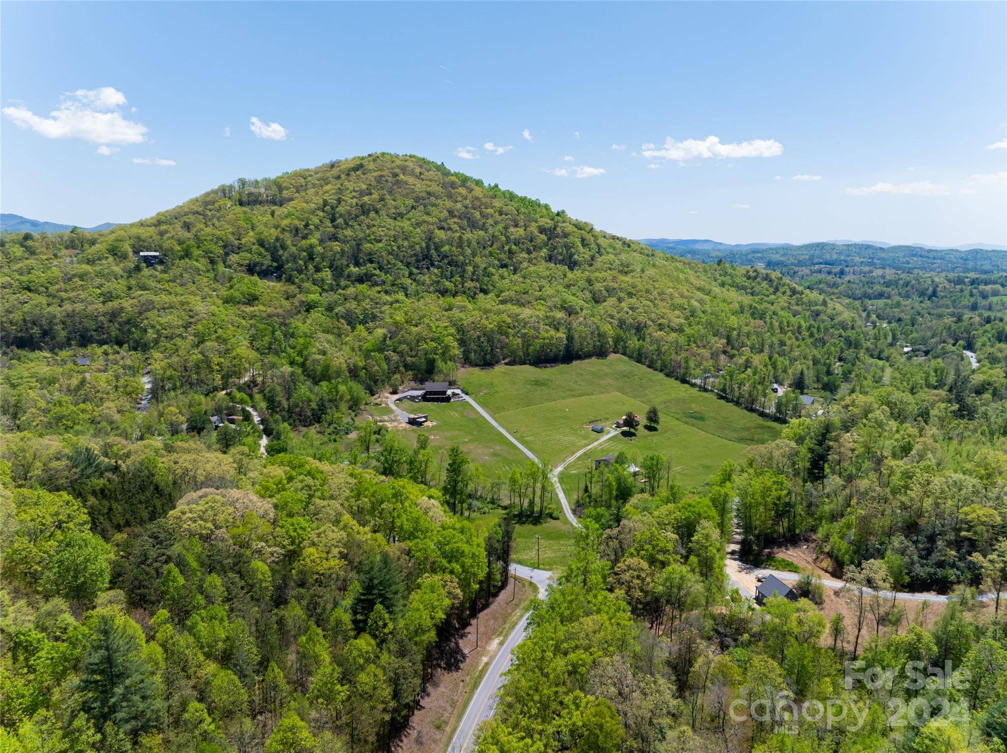 Hendersonville, NC 28792,103 Maynards WAY