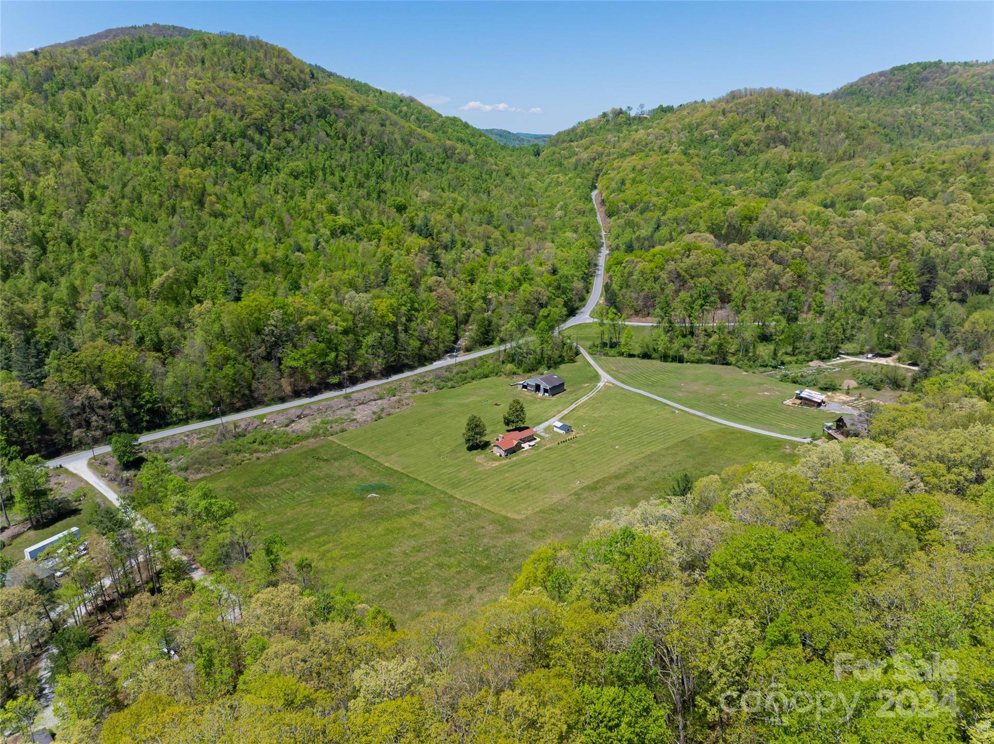 Hendersonville, NC 28792,103 Maynards WAY
