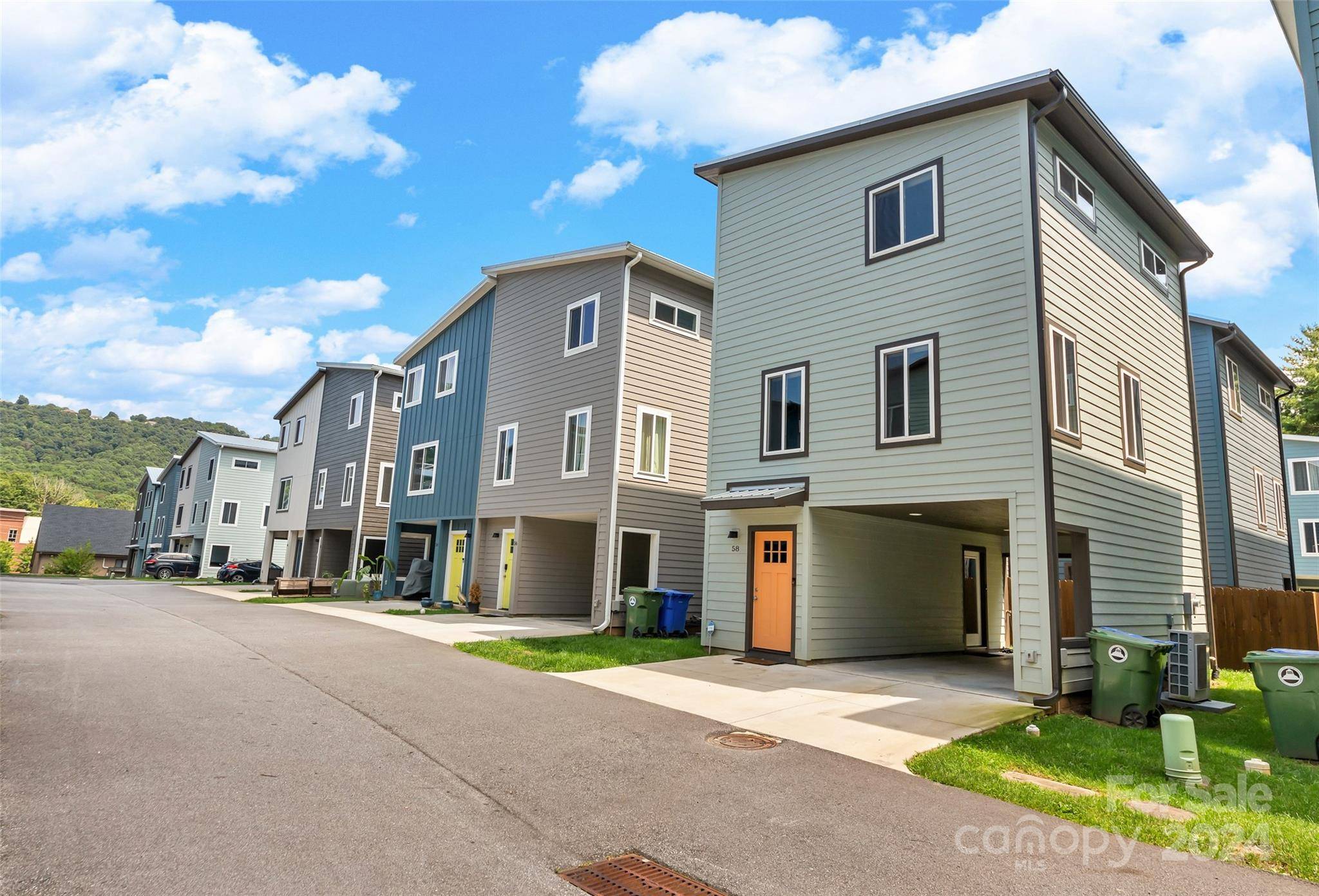 Arden, NC 28704,58 W Cascade ST