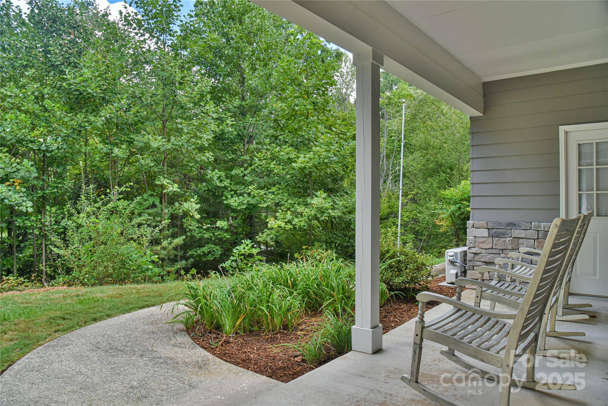 Flat Rock, NC 28731,1 Wallington CT