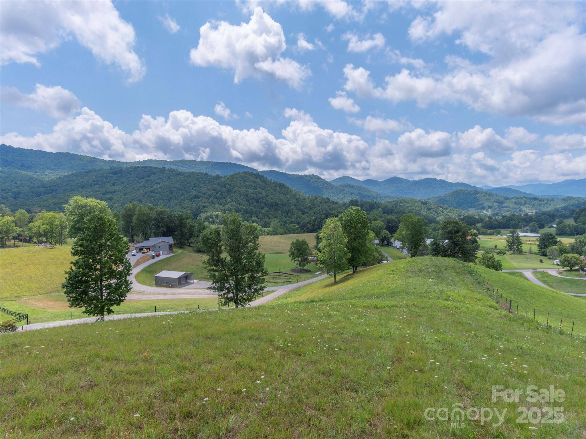 Waynesville, NC 28786,00 Bark TRL