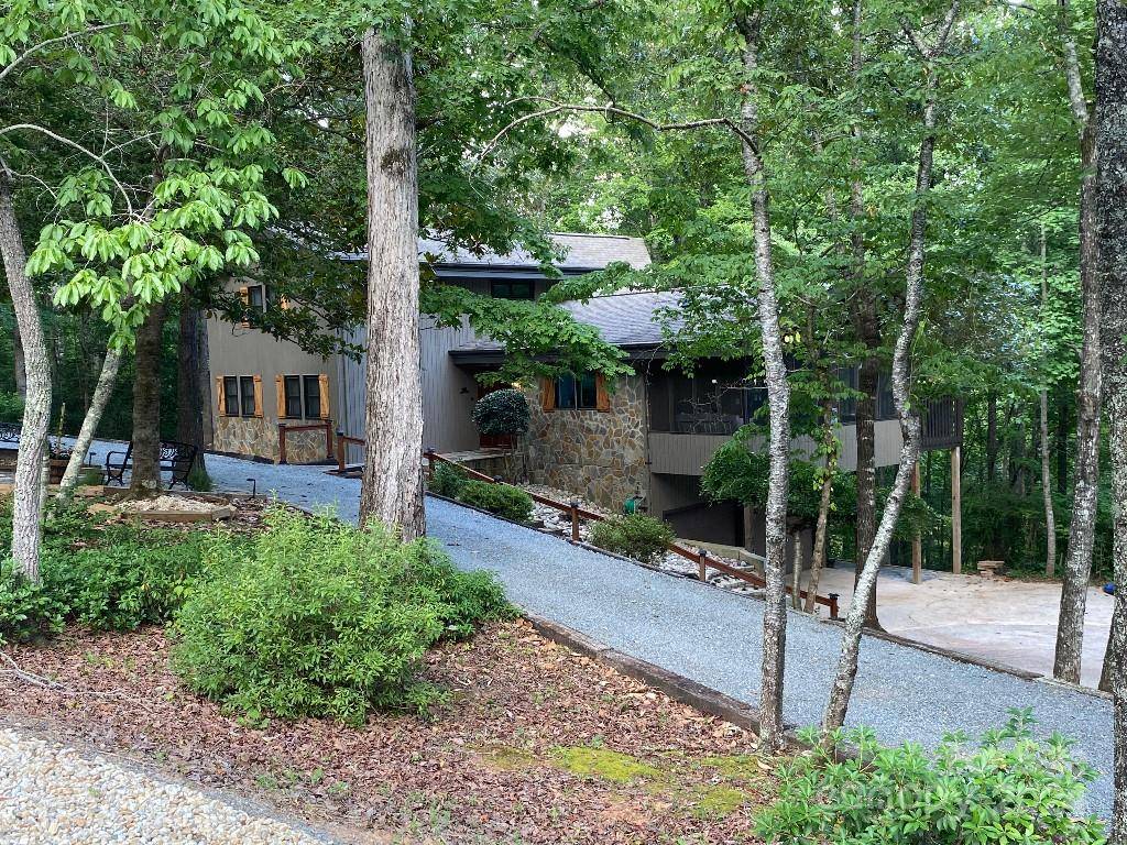 Lake Lure, NC 28746,394 Jonathan LN