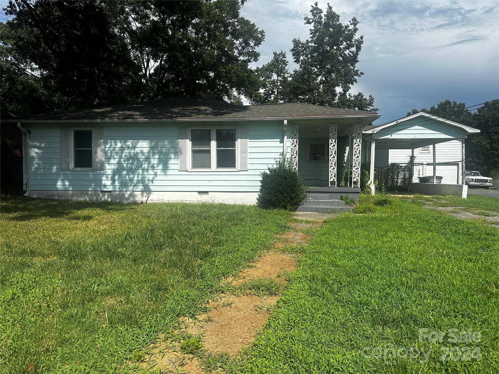 Kannapolis, NC 287083,922 Grace AVE