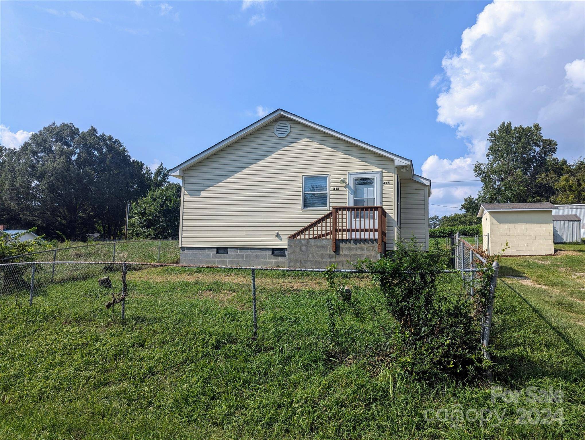 Kannapolis, NC 28081,418 Blanche AVE