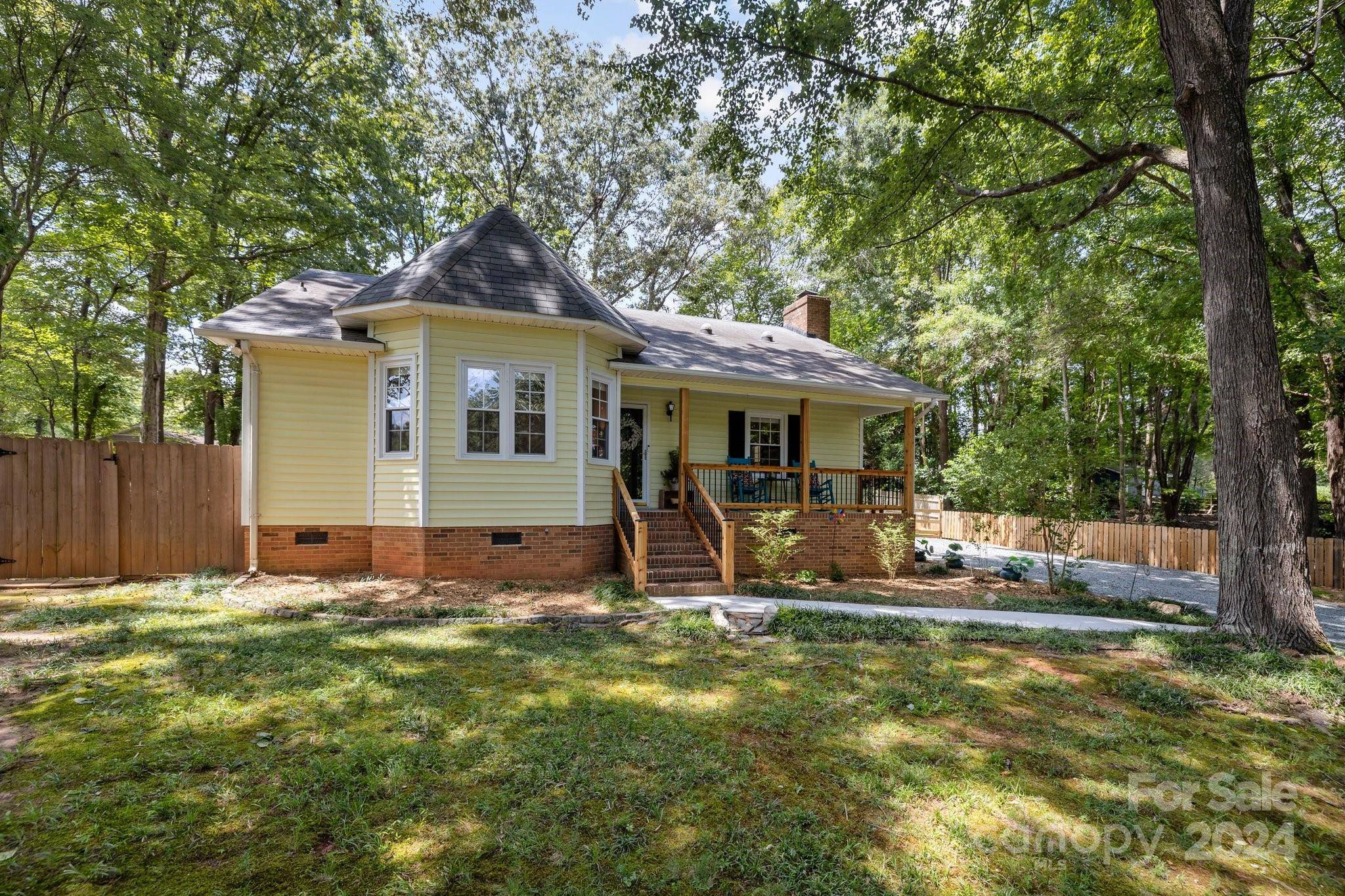 Matthews, NC 28104,5716 Indian Brook DR