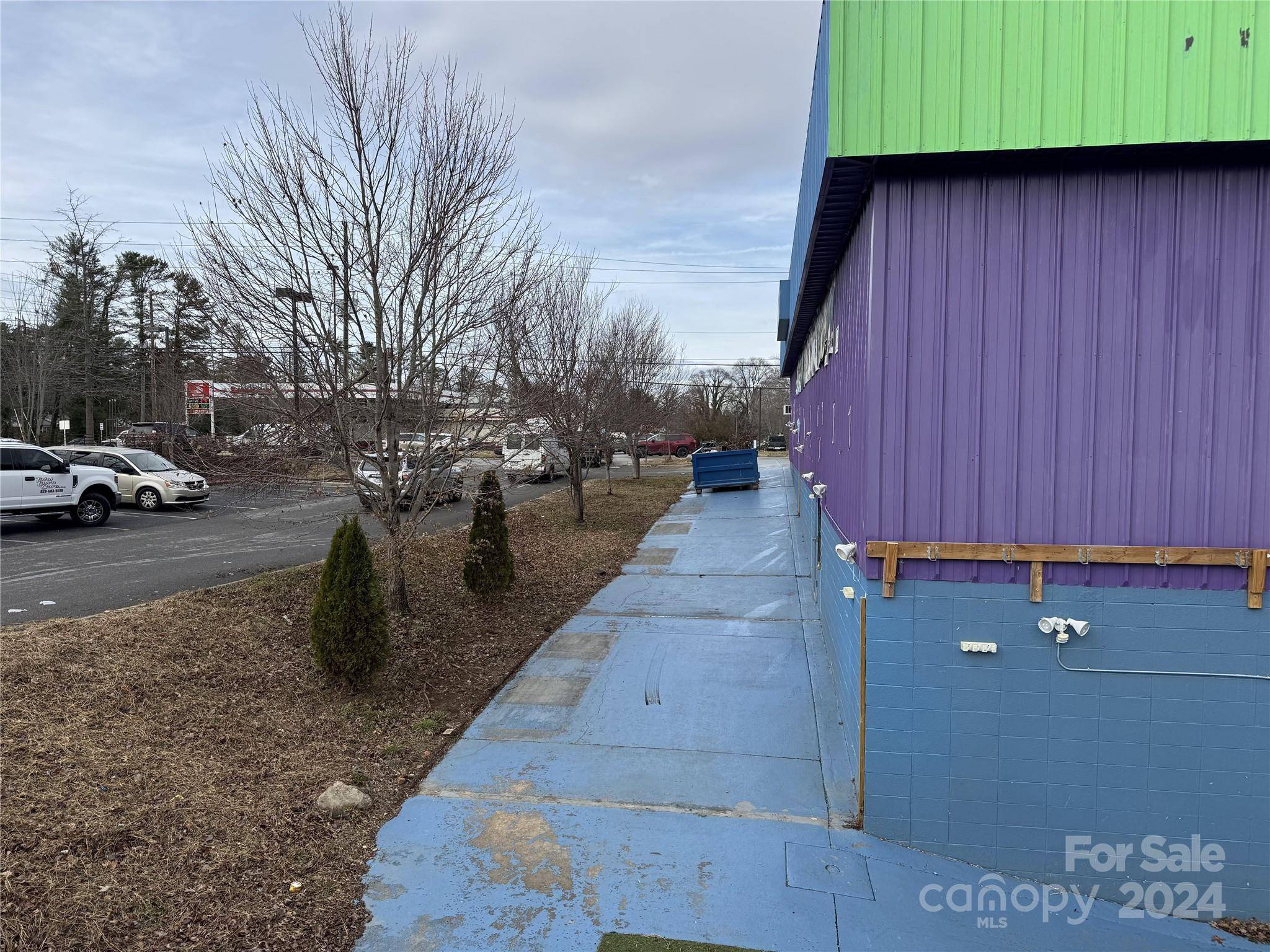 Asheville, NC 28803,900 West Chapel RD