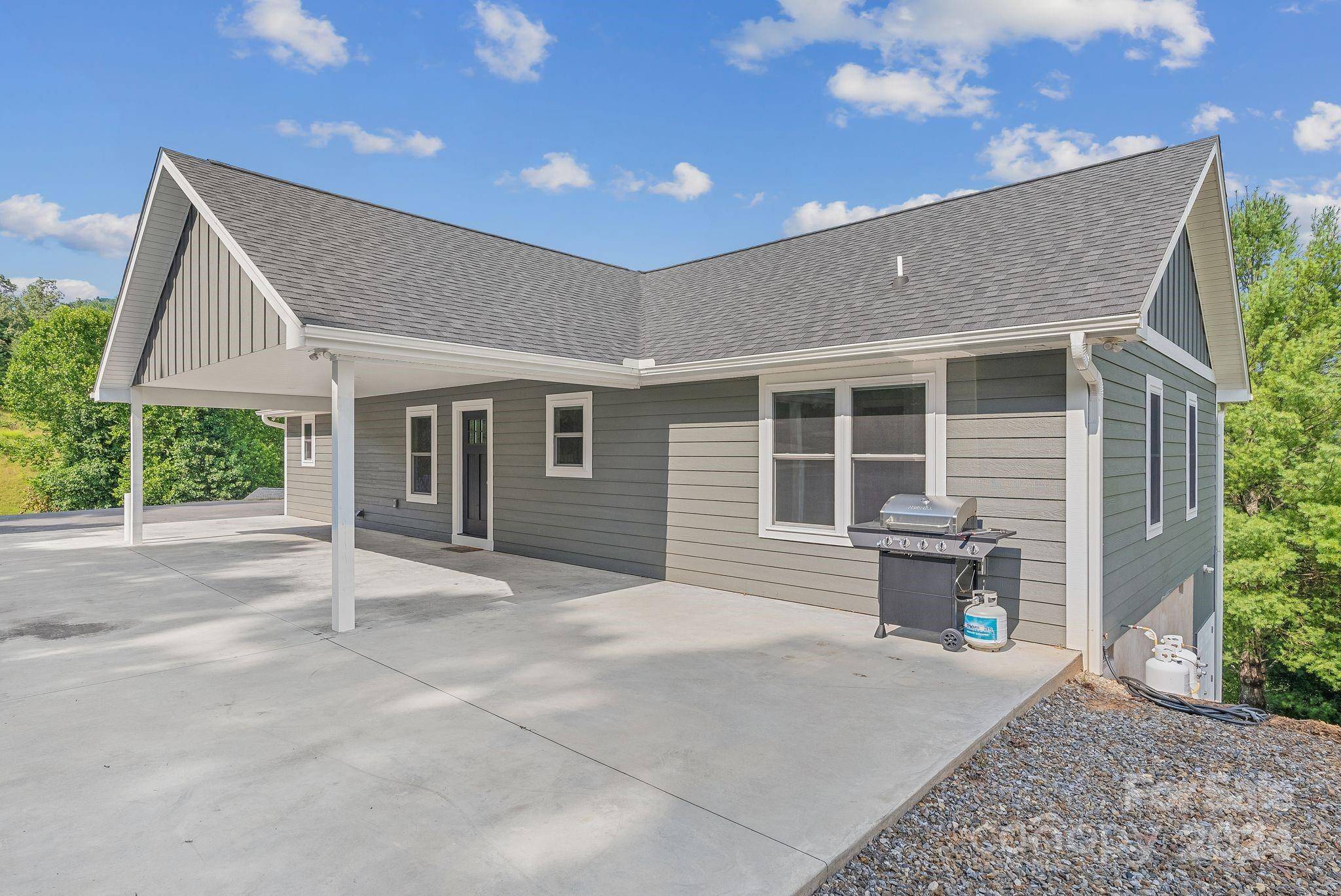 Mars Hill, NC 28754,107 Clear View DR