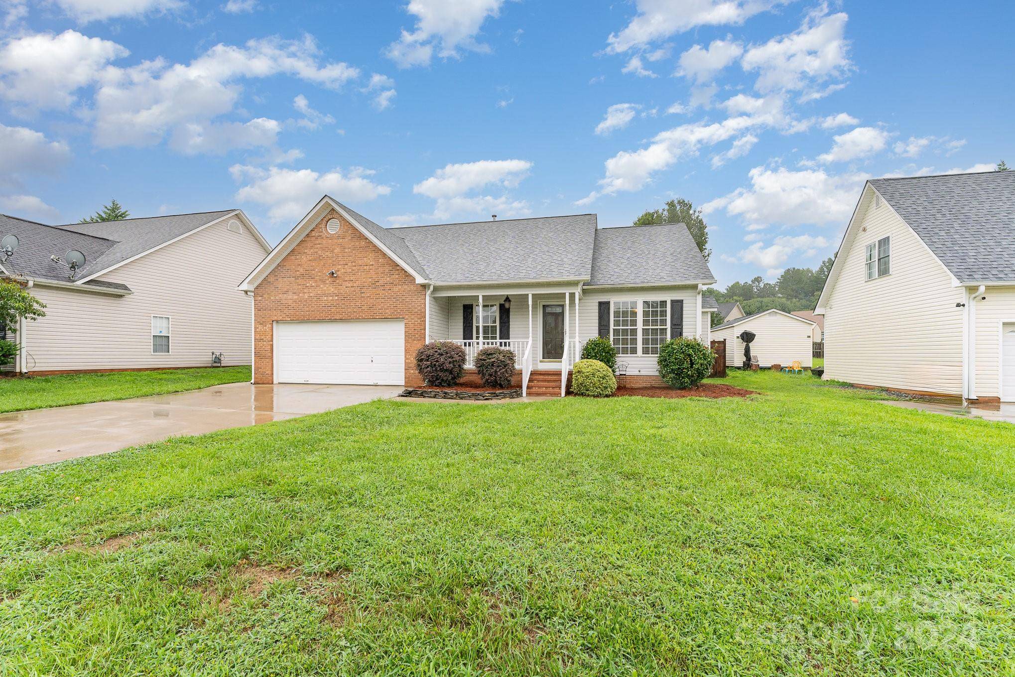 Clemmons, NC 27012,115 Pebble Run CT