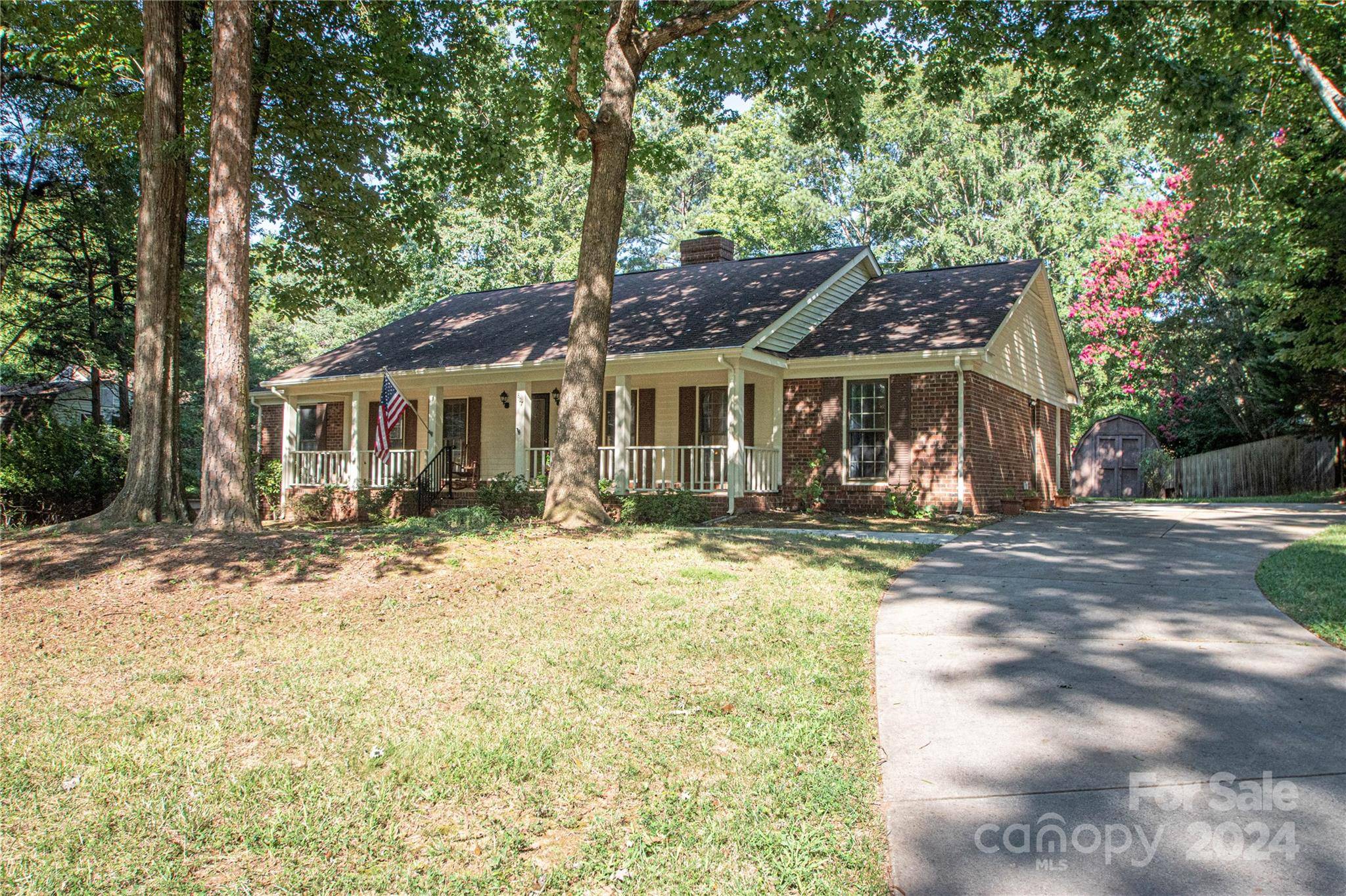 Matthews, NC 28105,807 Black Oak DR