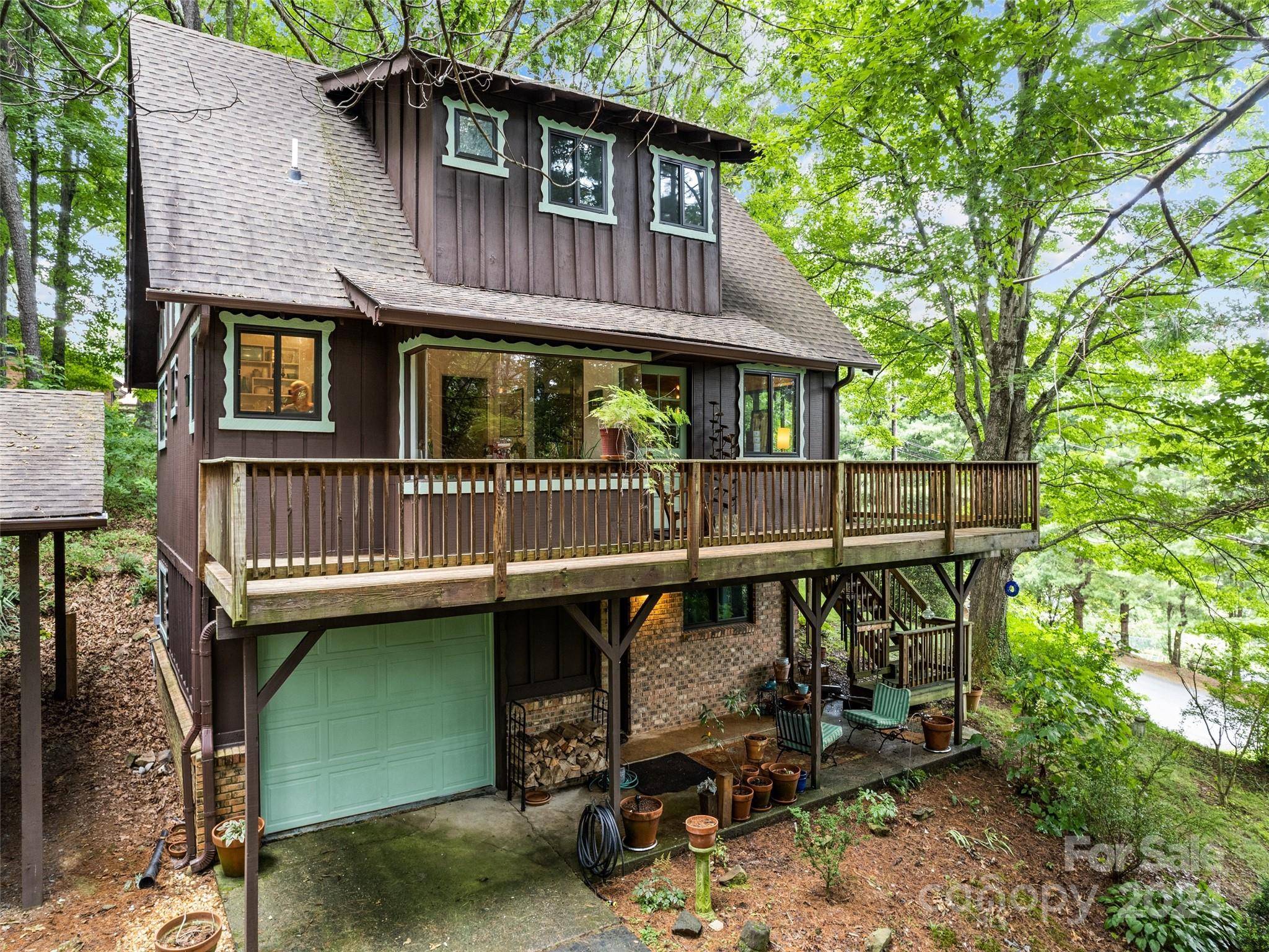 Waynesville, NC 28785,33 Wenlock WAY