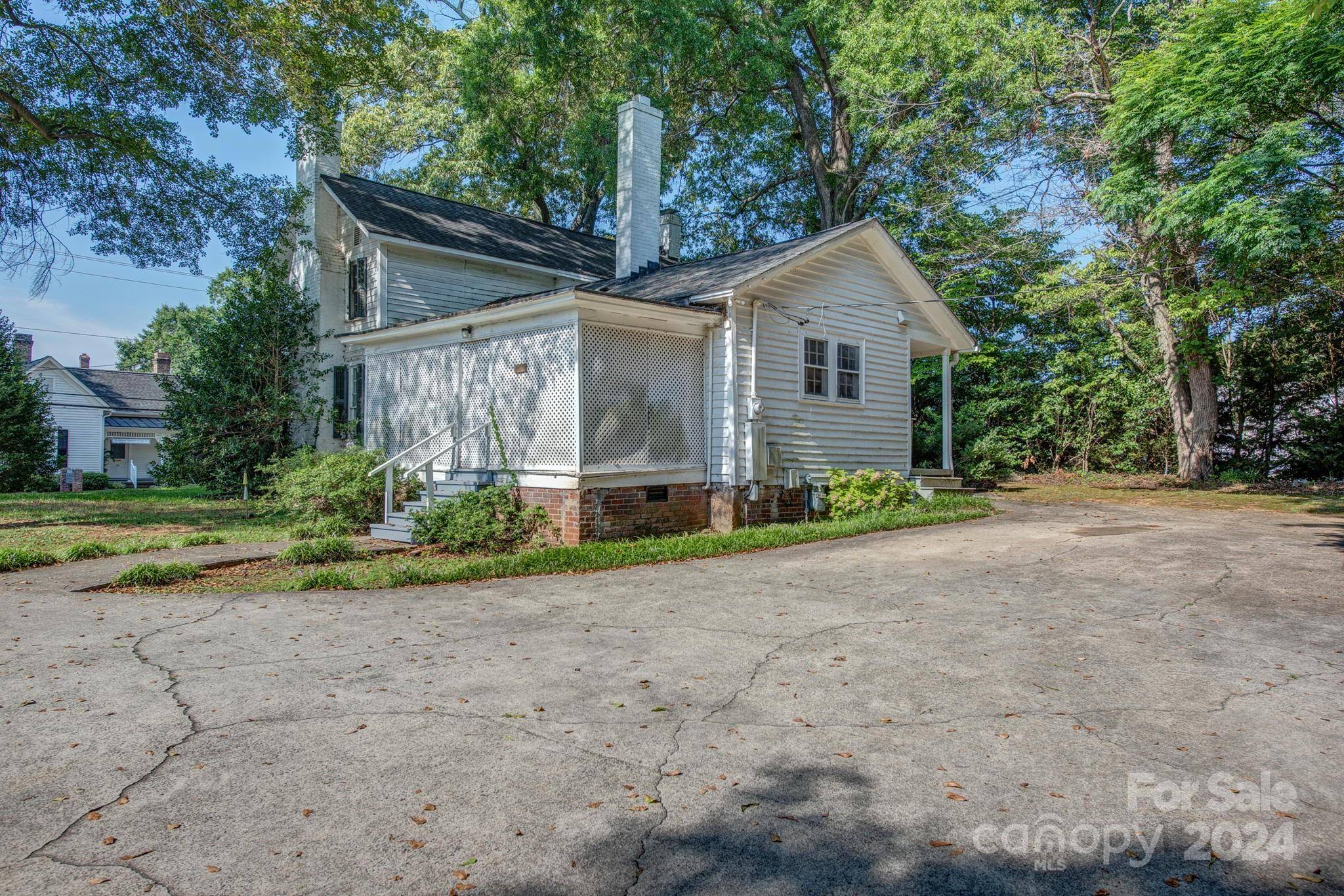 Belmont, NC 28012,35 E Catawba ST