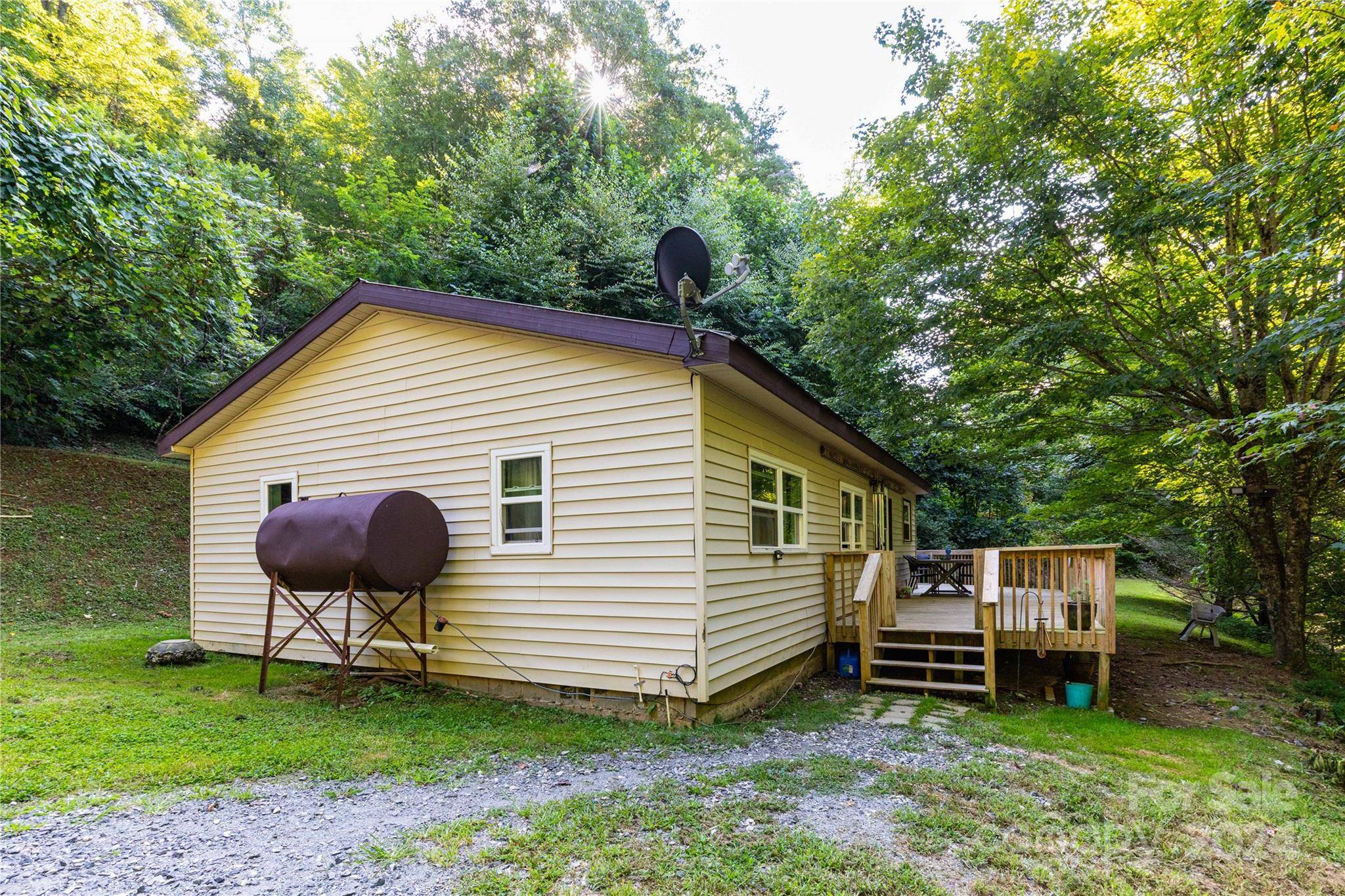 Marshall, NC 28753,500 Chimney Log RD