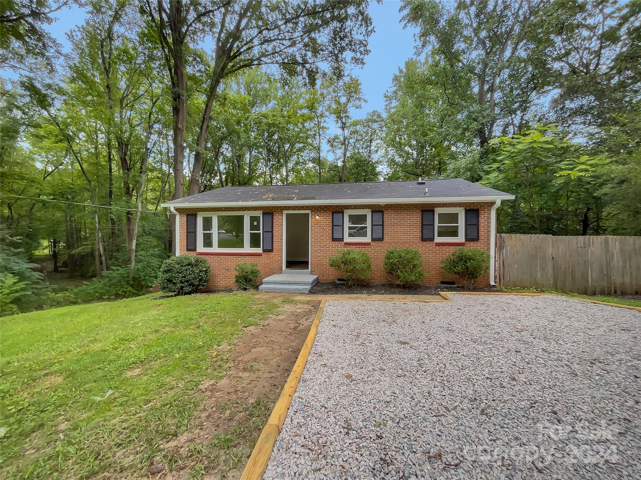 York, SC 29745,518 California CIR