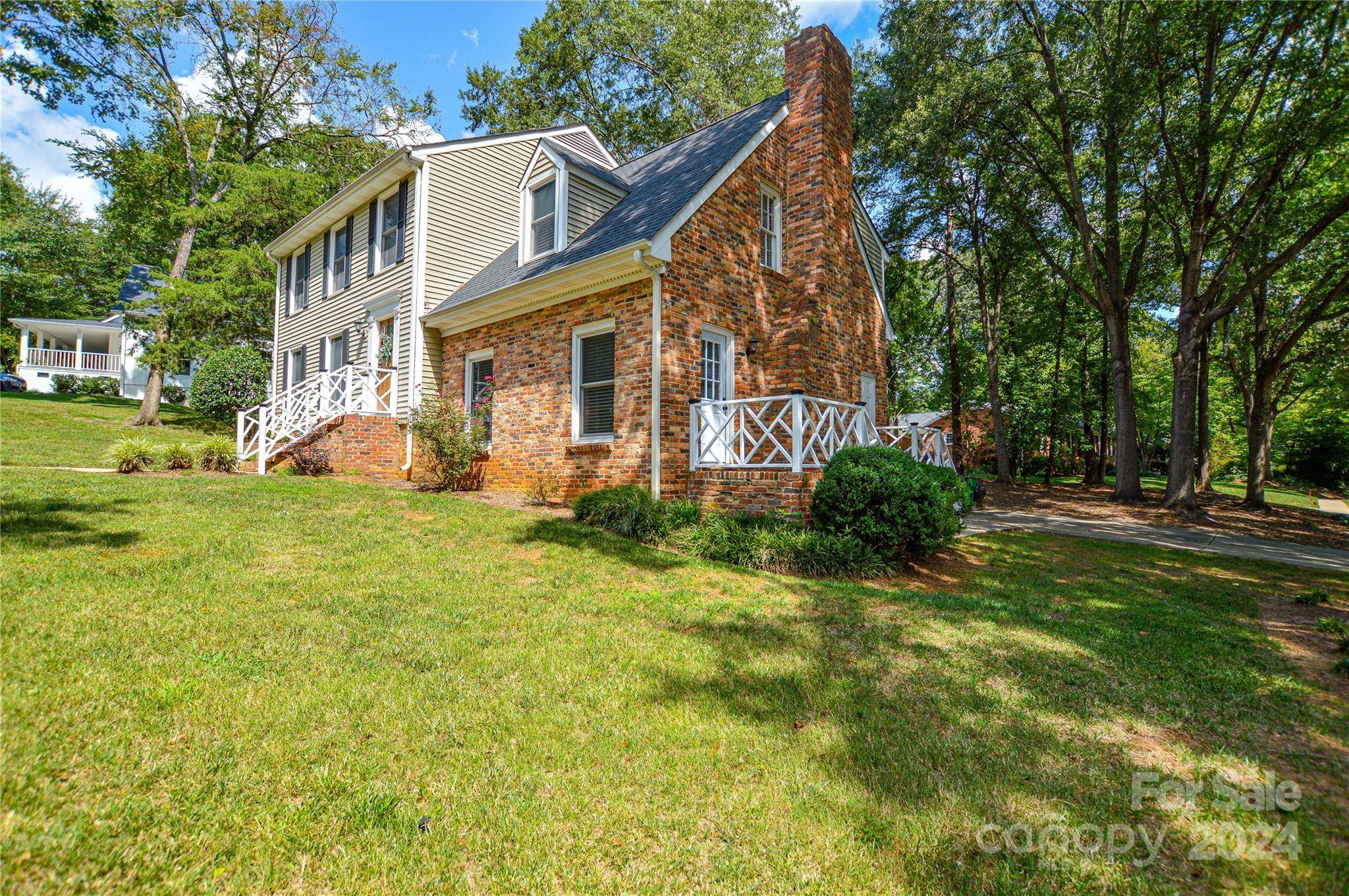 Charlotte, NC 28226,5019 Crooked Oak LN