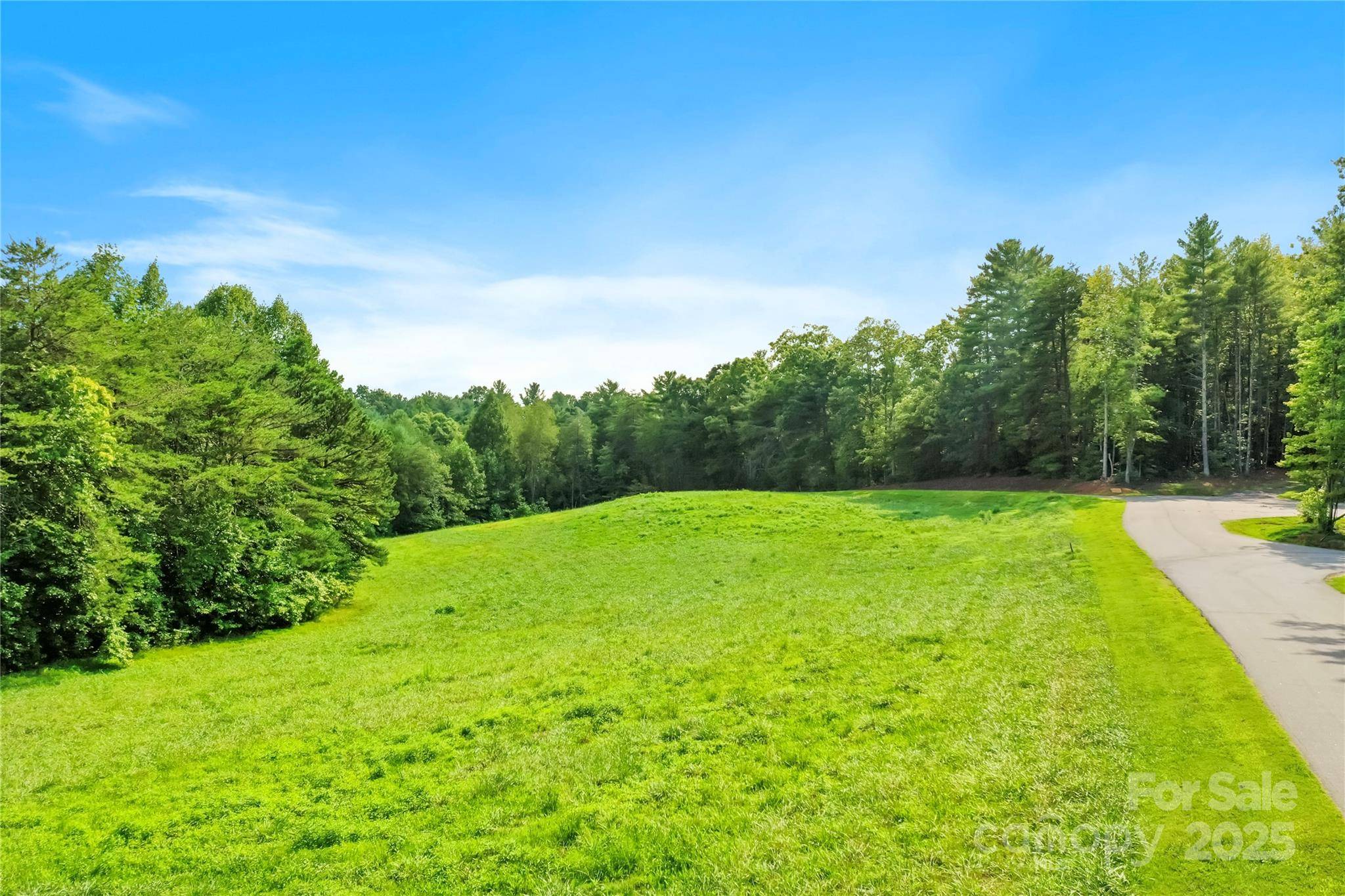 Lenoir, NC 28645,2093 Thoroughbred WAY