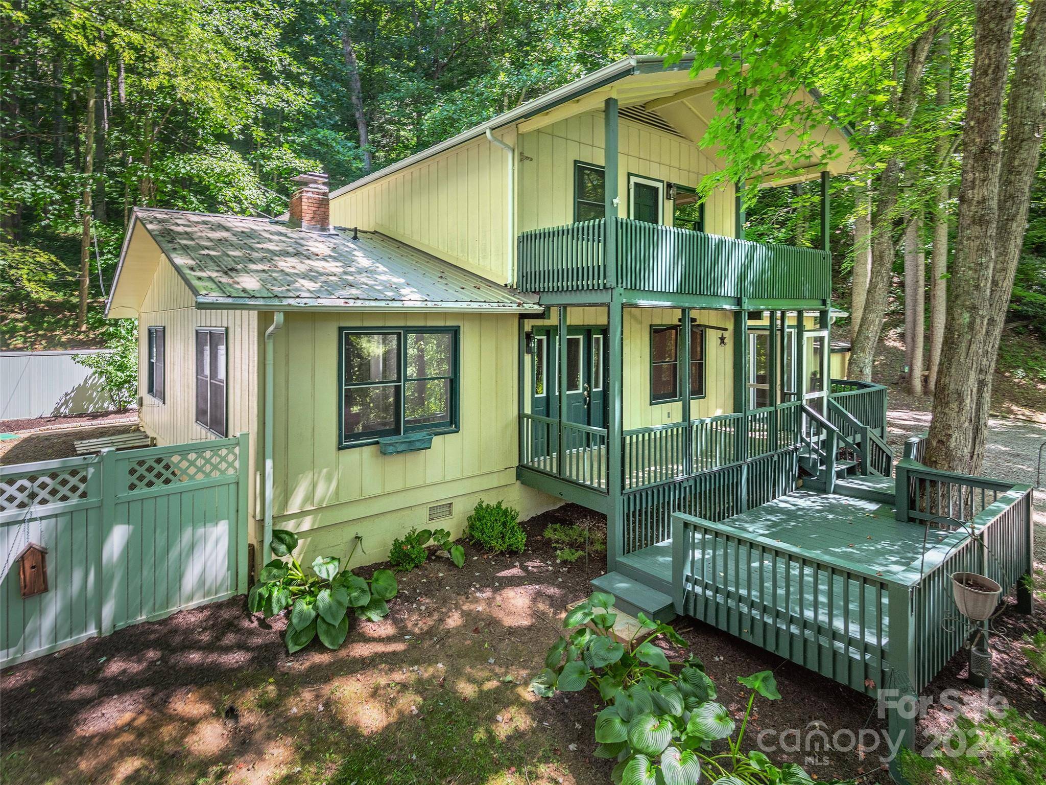 Maggie Valley, NC 28751,161 Ivy LN