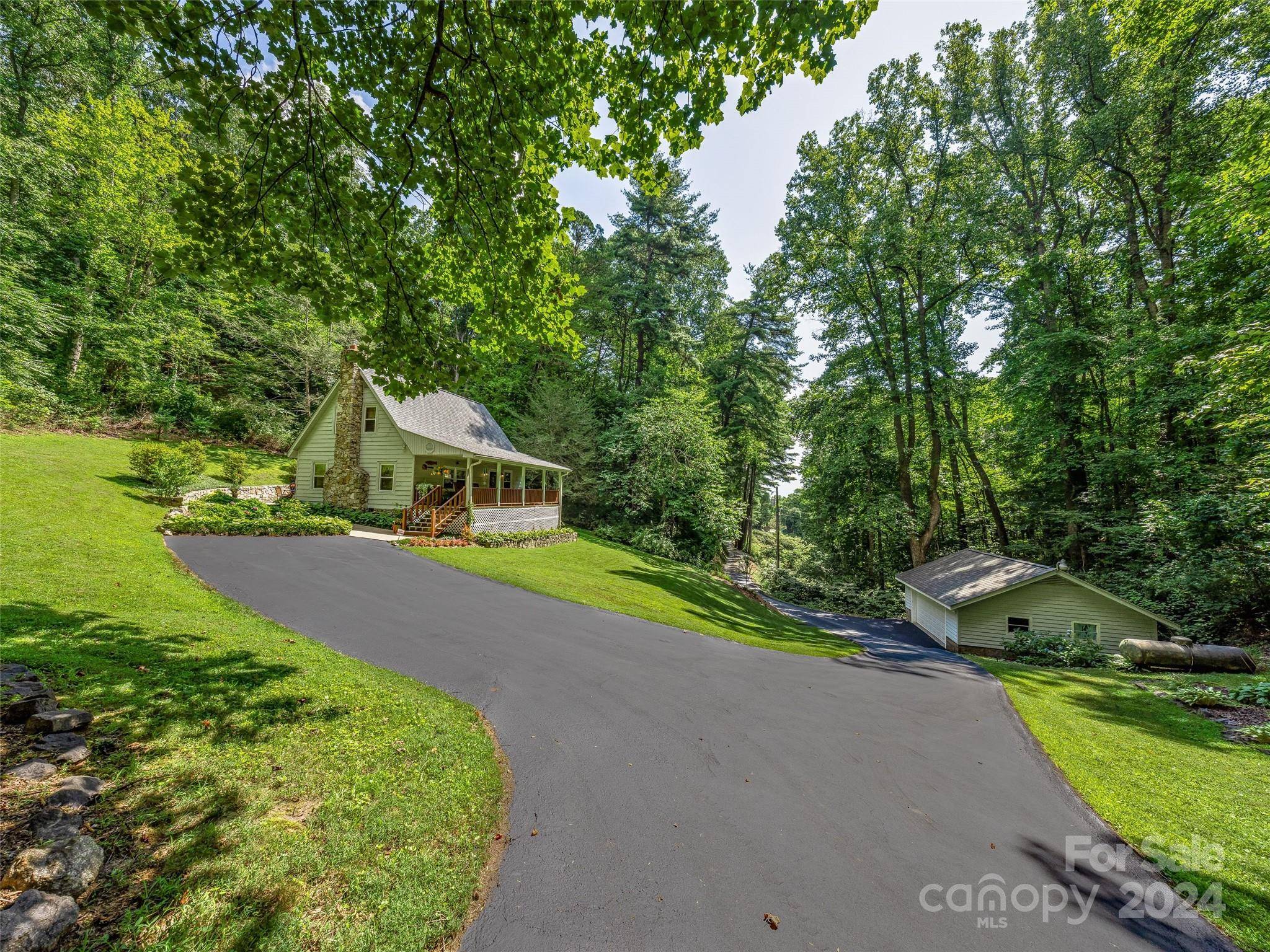 Asheville, NC 28806,281 Cowan Cove RD