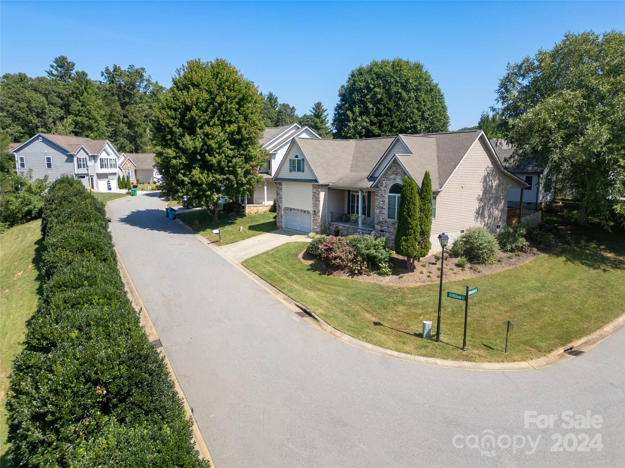 Arden, NC 28704,9 Driftstone CIR