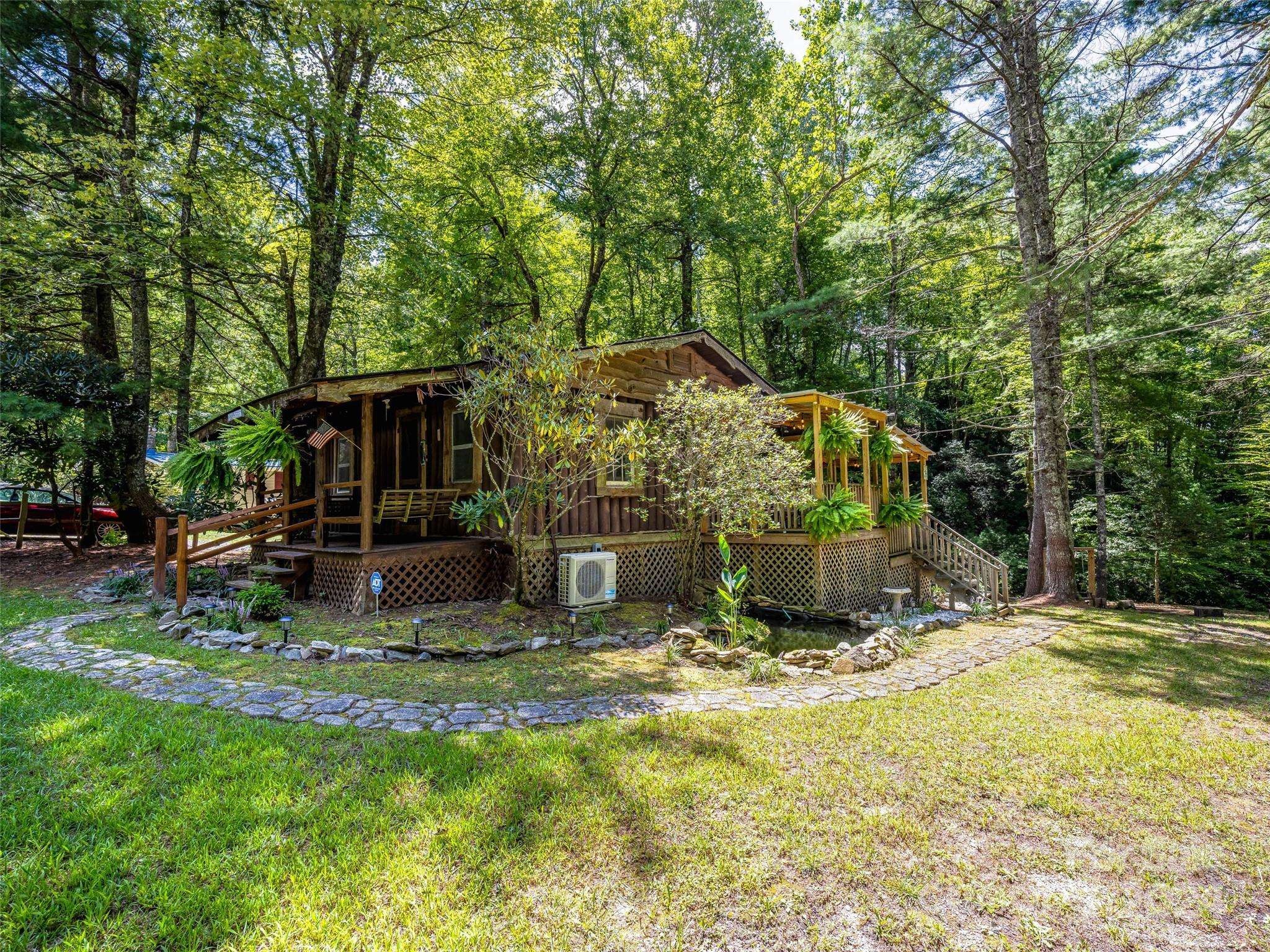 Black Mountain, NC 28711,685 Shumont RD