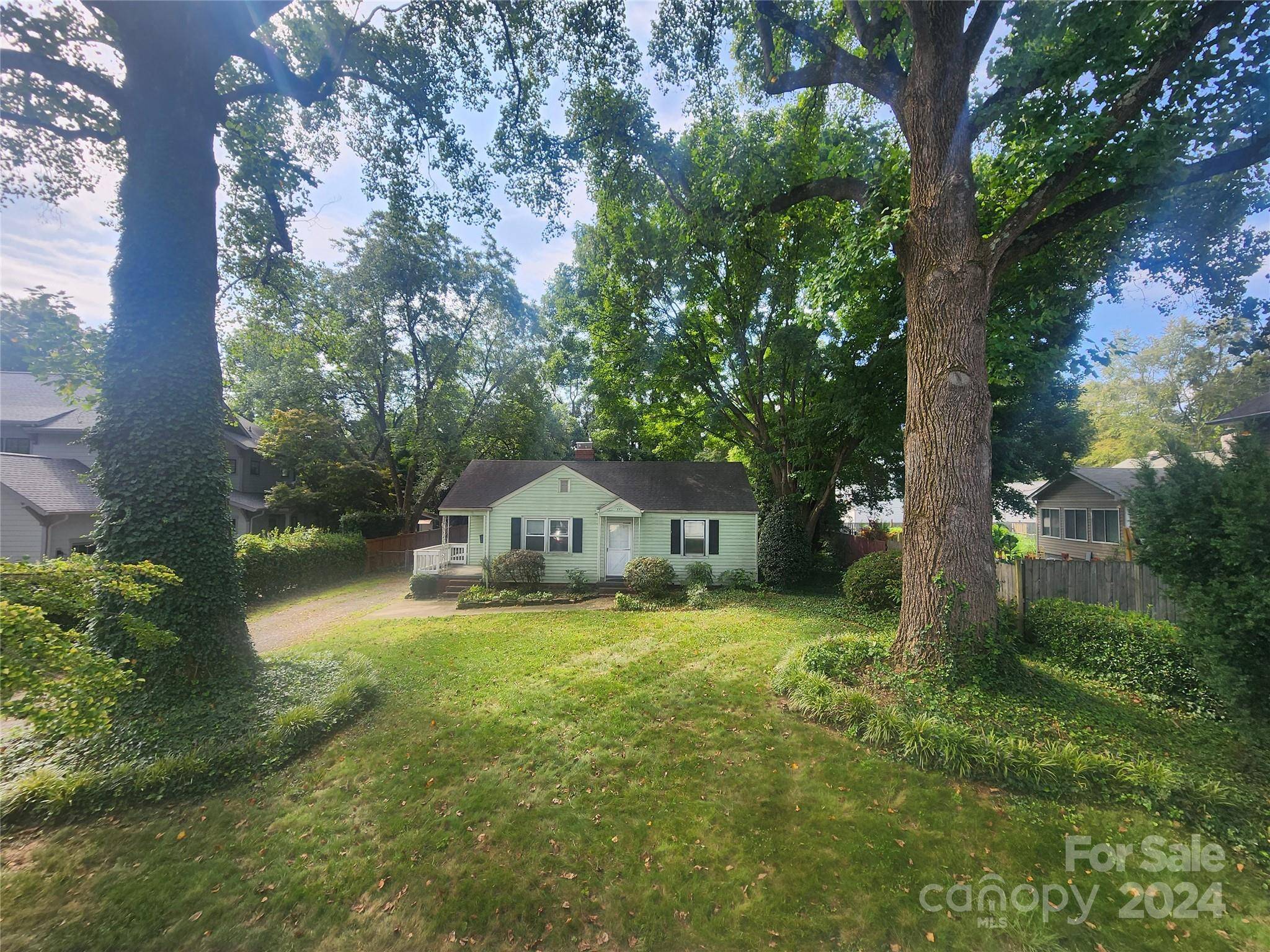 Charlotte, NC 28209,853 Wriston PL