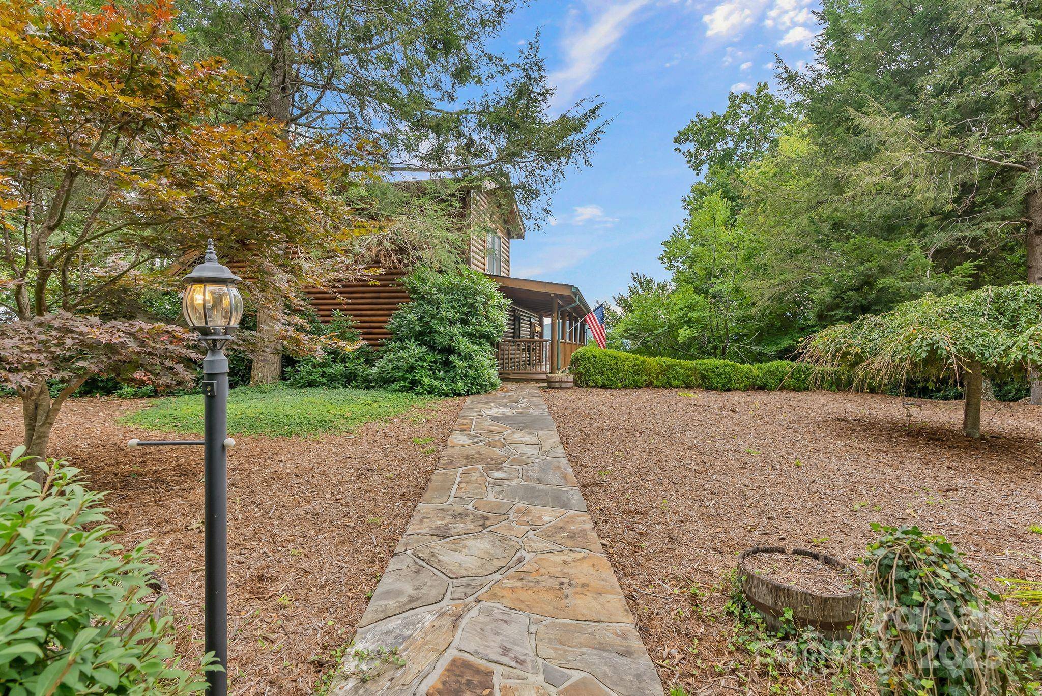 Burnsville, NC 28714,90 Forest Ridge RD