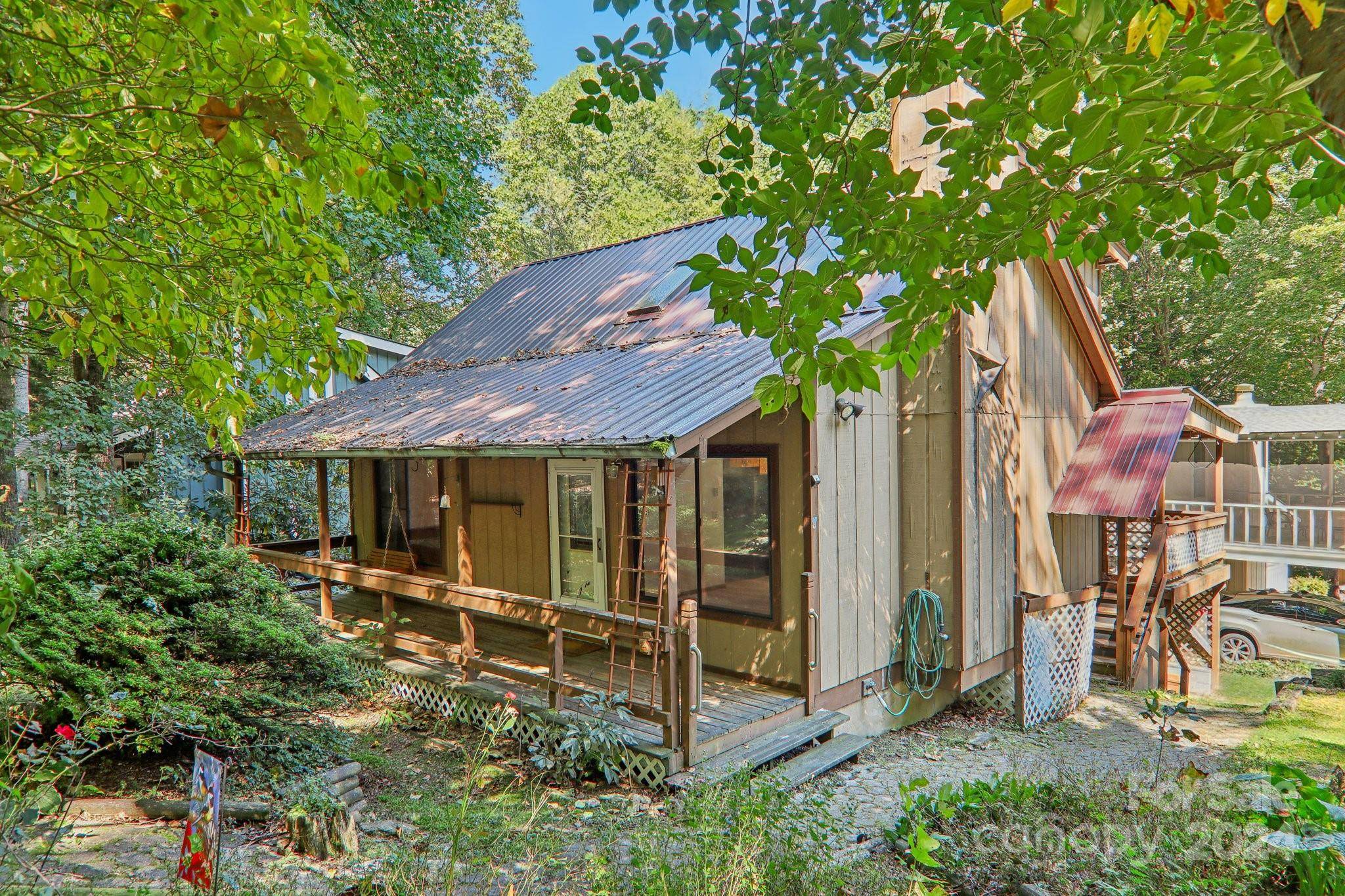 Maggie Valley, NC 28751,12 Lisa LN