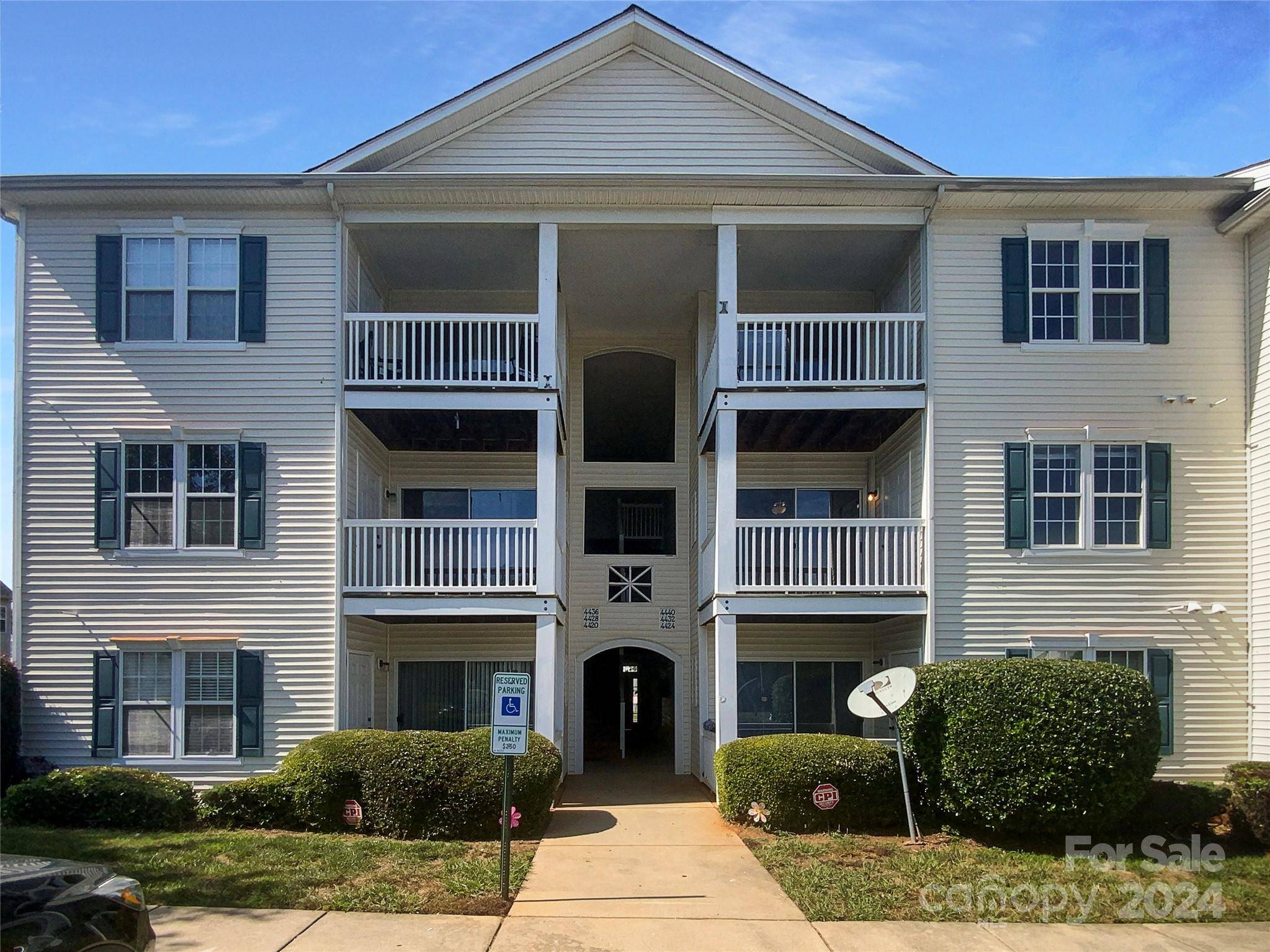 Charlotte, NC 28215,4432 Eaves LN