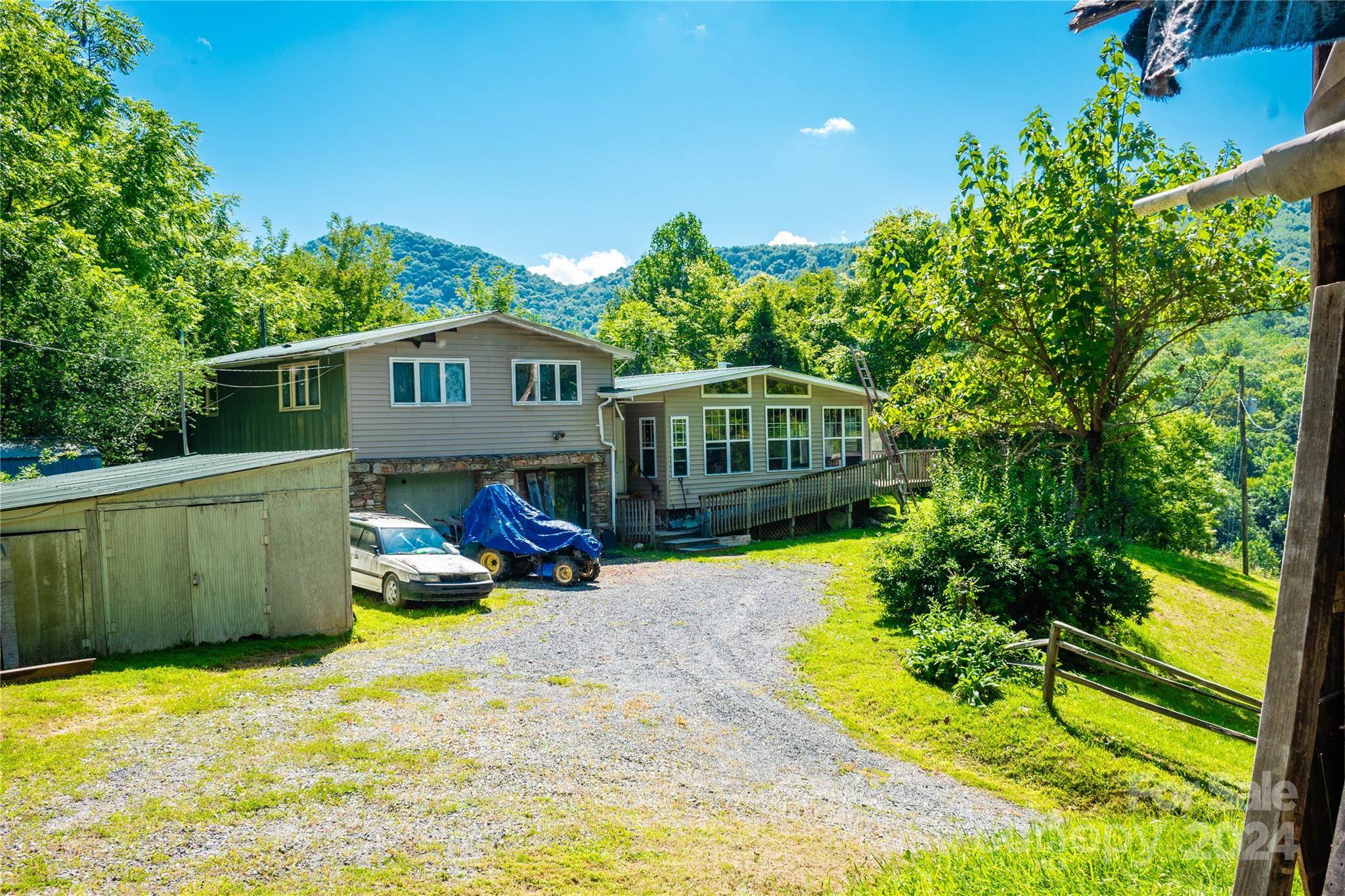 Hot Springs, NC 28743,9486 Meadow Fork RD