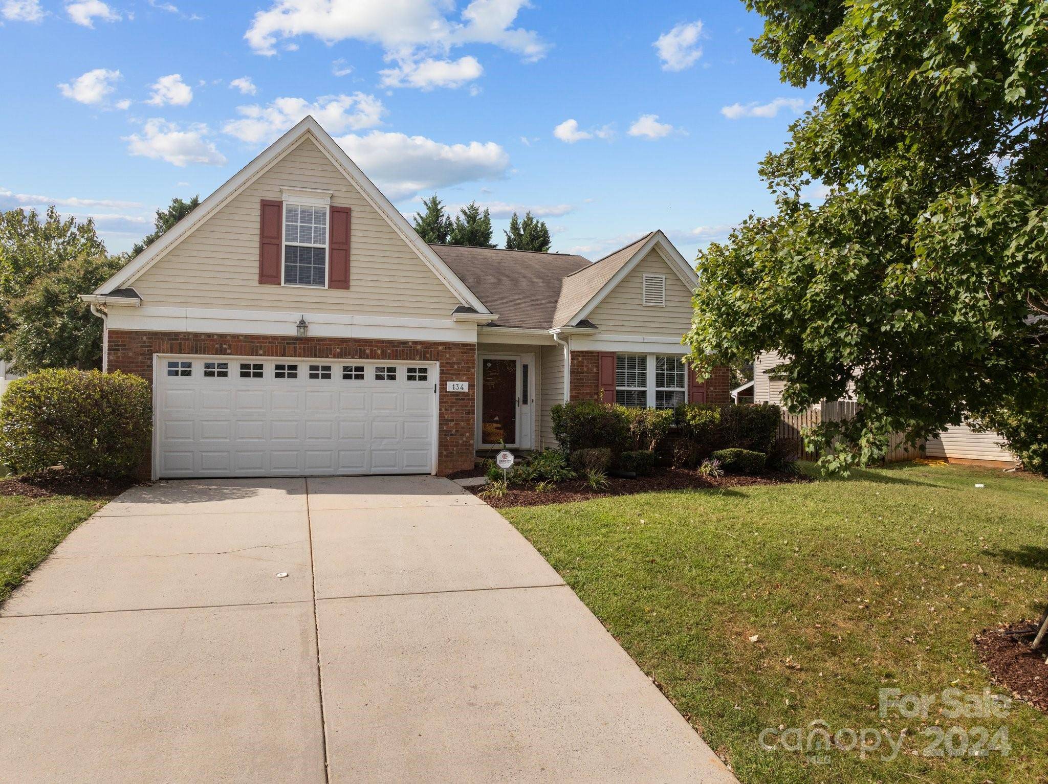 Mooresville, NC 28115,134 Sawhorse DR