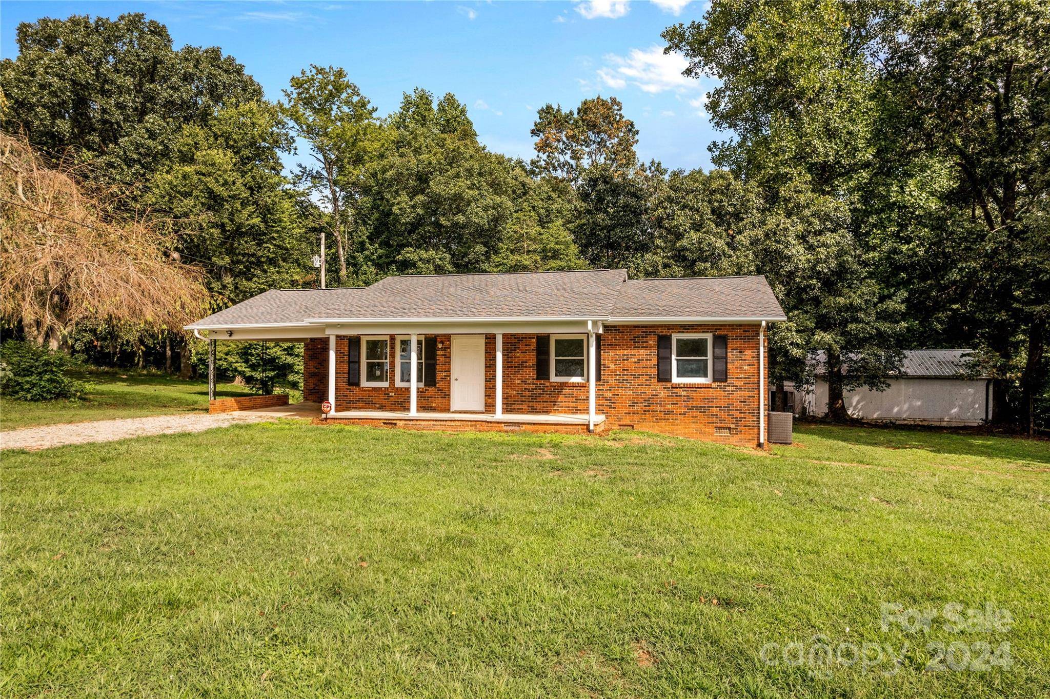 Taylorsville, NC 28681,145 Jim Barnes LN