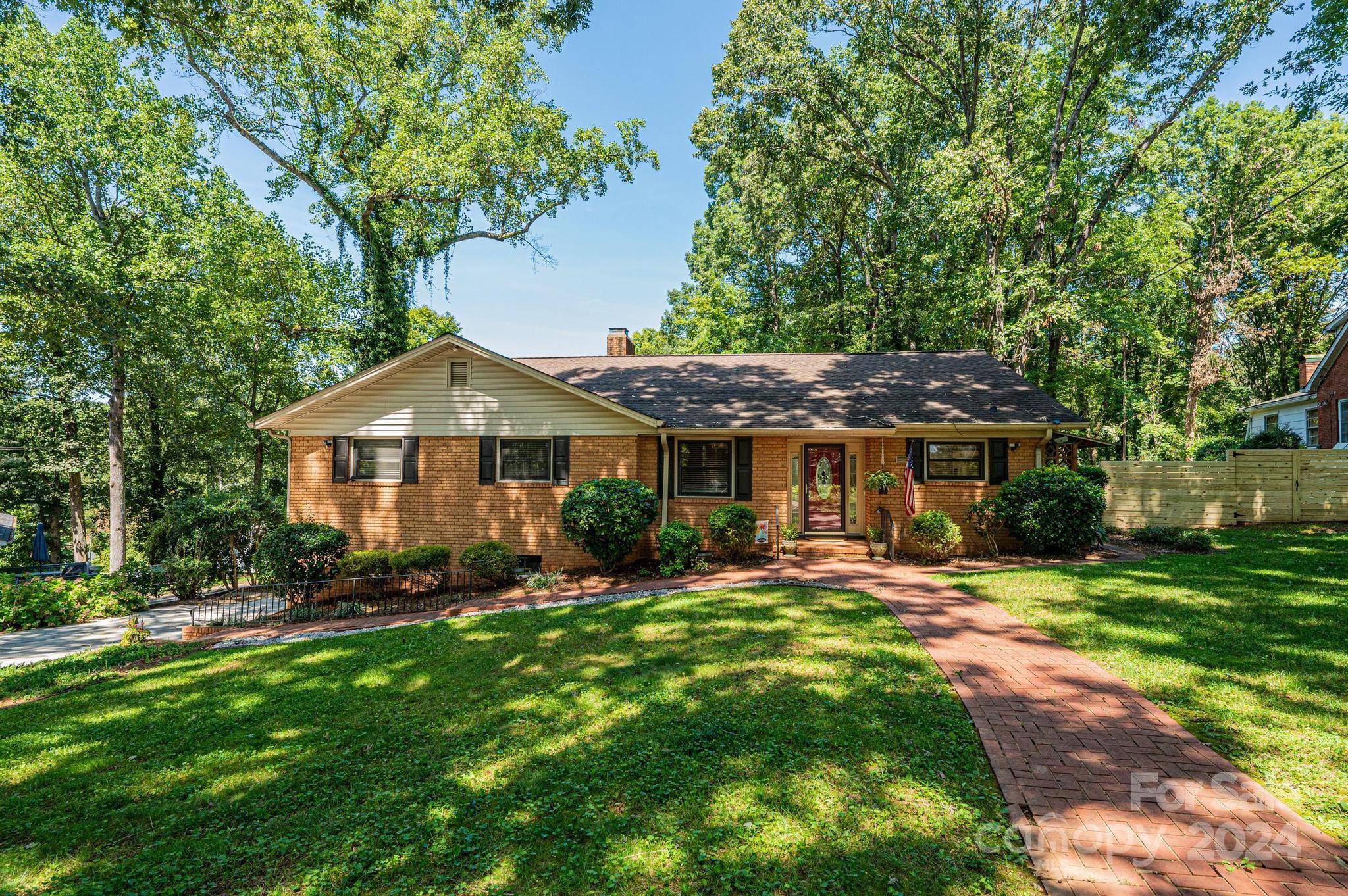 Newton, NC 28658,130 Pinehurst LN