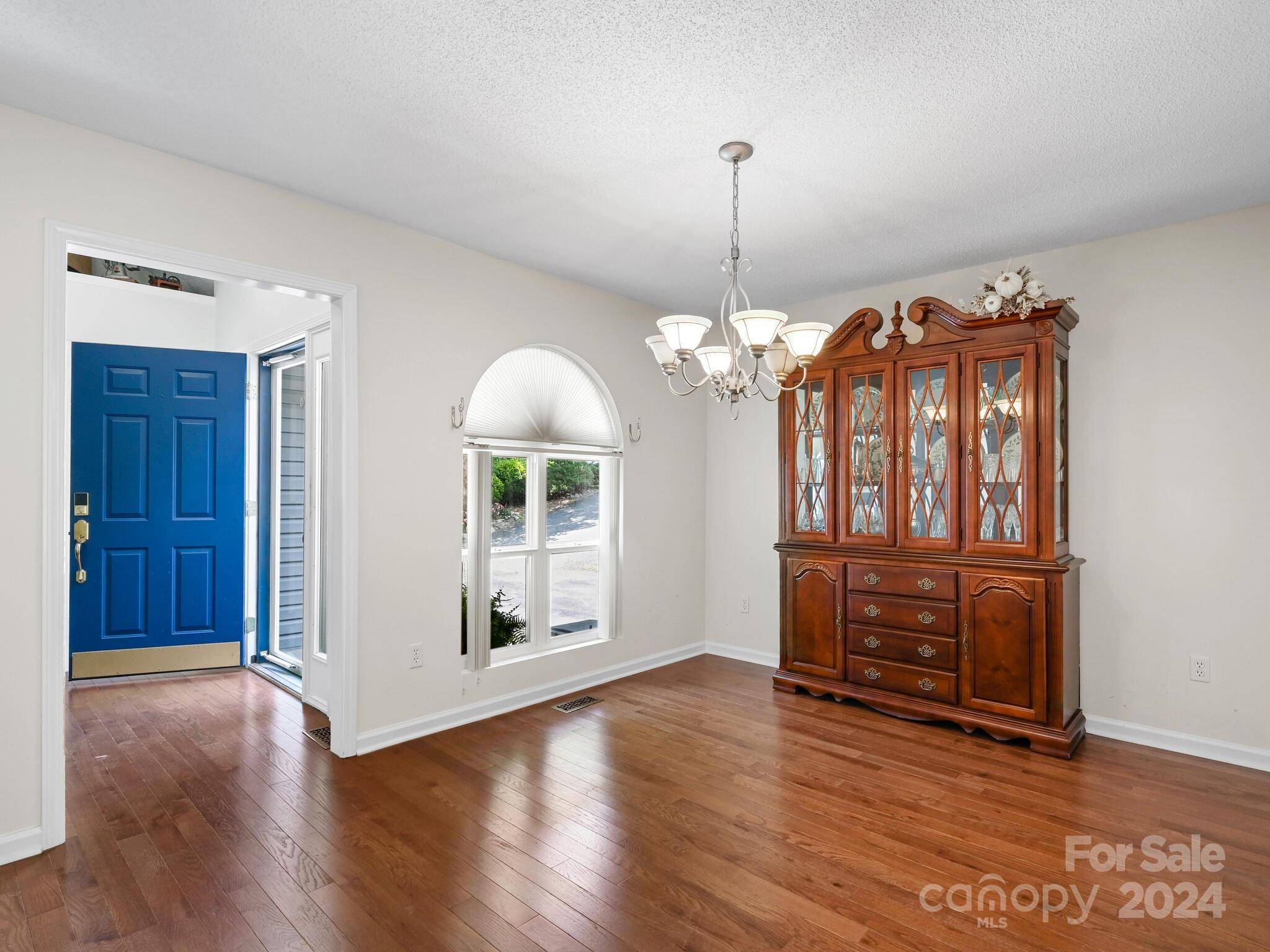 Hendersonville, NC 28792,701 Salisbury RD