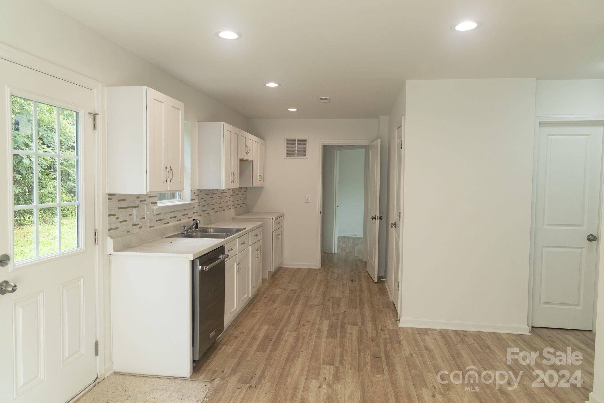 Charlotte, NC 28214,830 Oakshire CIR