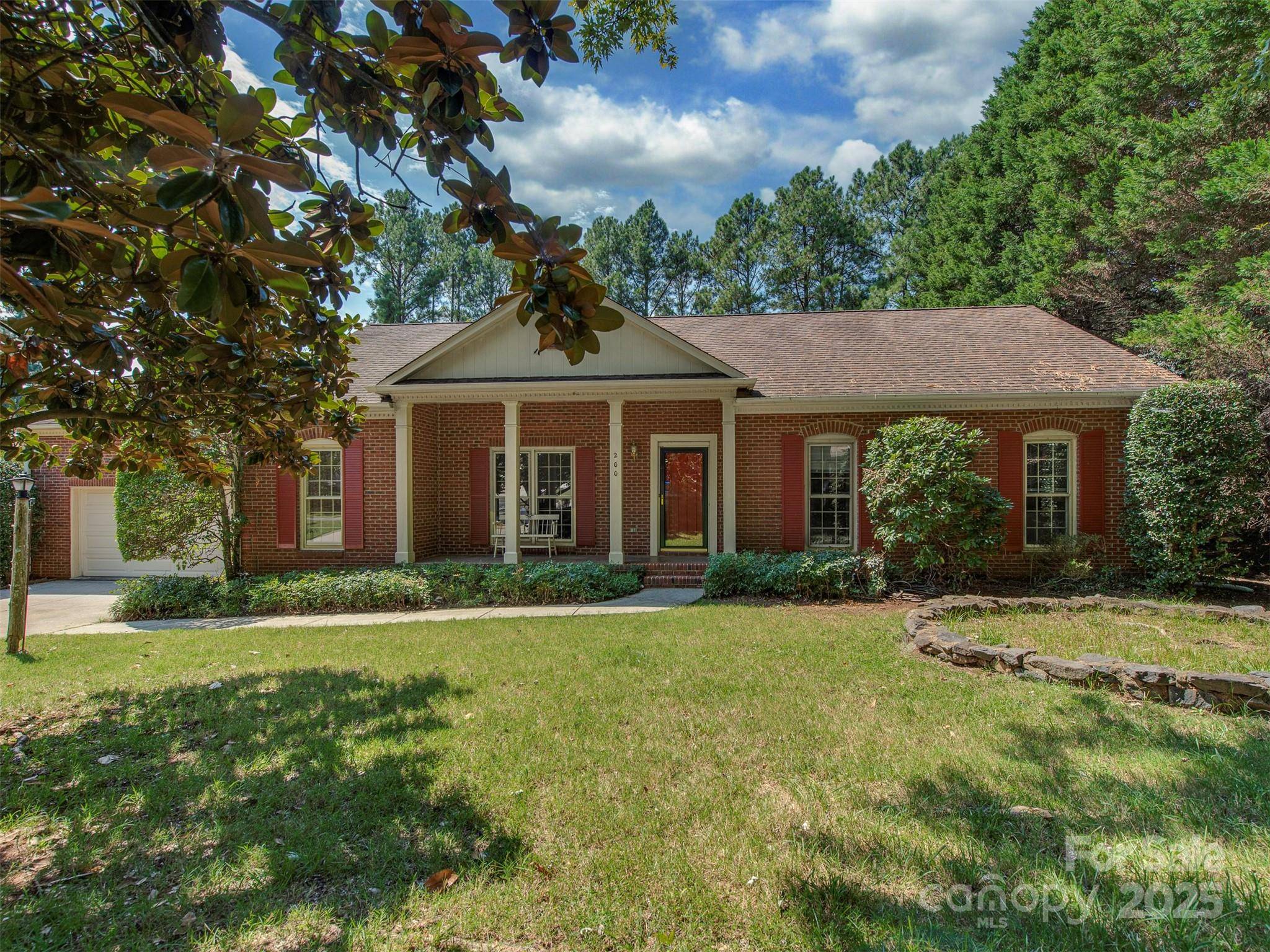 Matthews, NC 28105,200 Linville DR
