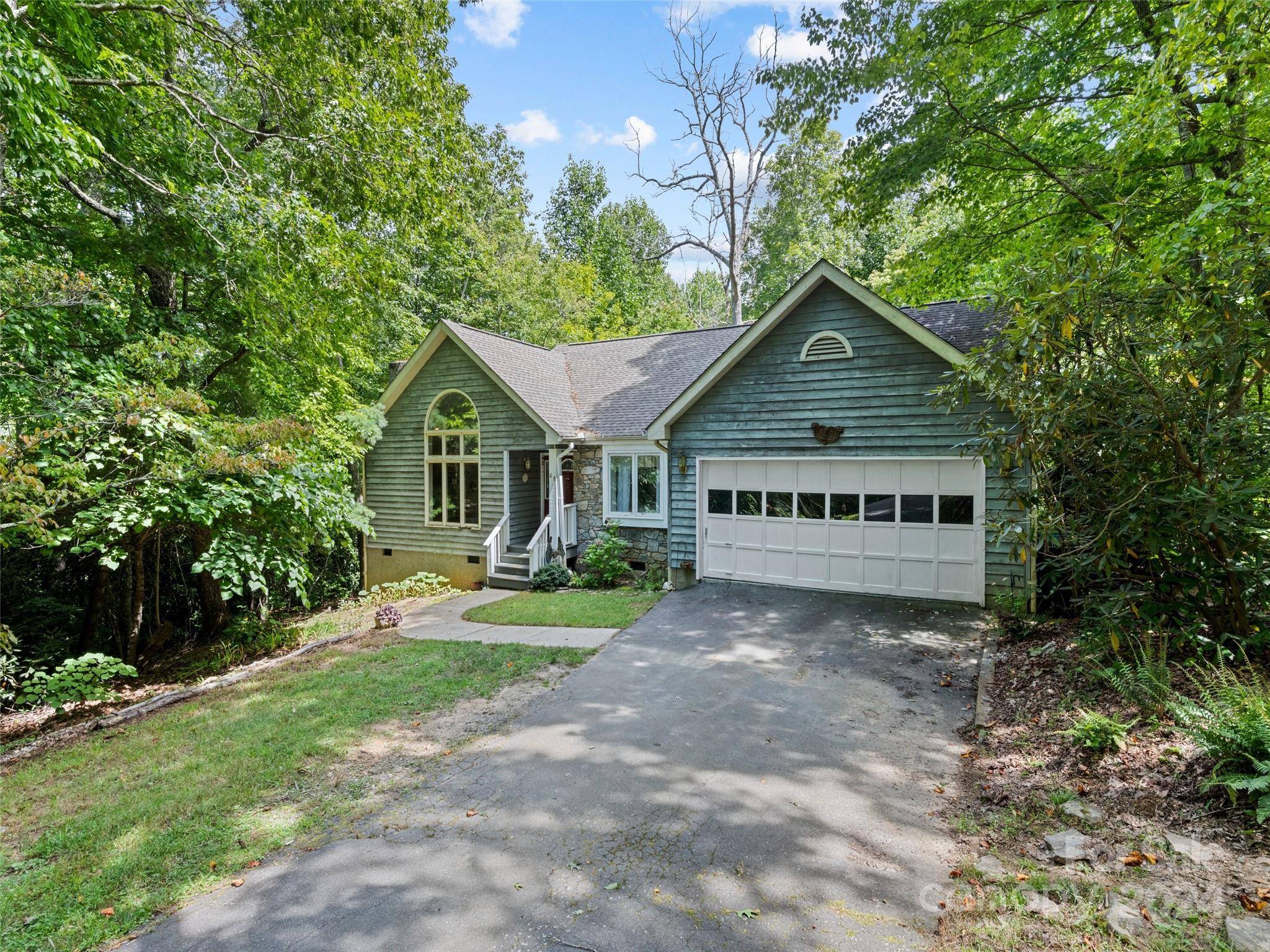 Fairview, NC 28730,68 Oakmont DR