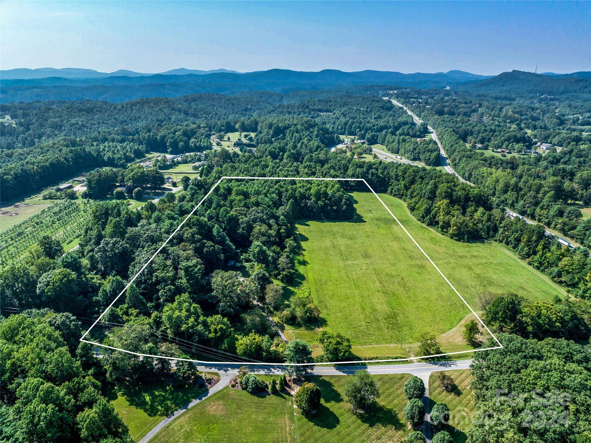 Flat Rock, NC 28731,641 Crest RD