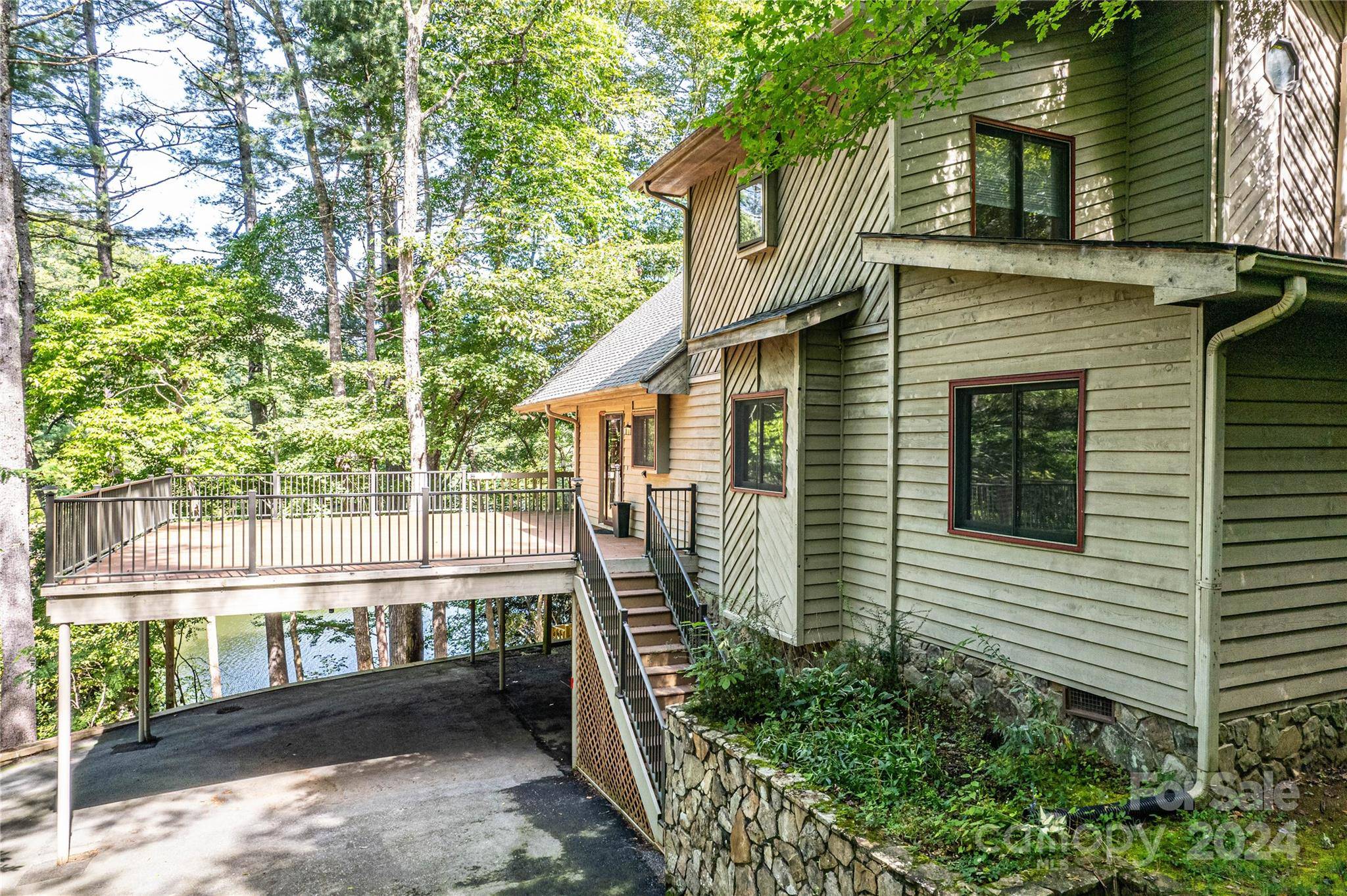 Lake Toxaway, NC 28747,181 Hiwassee RD