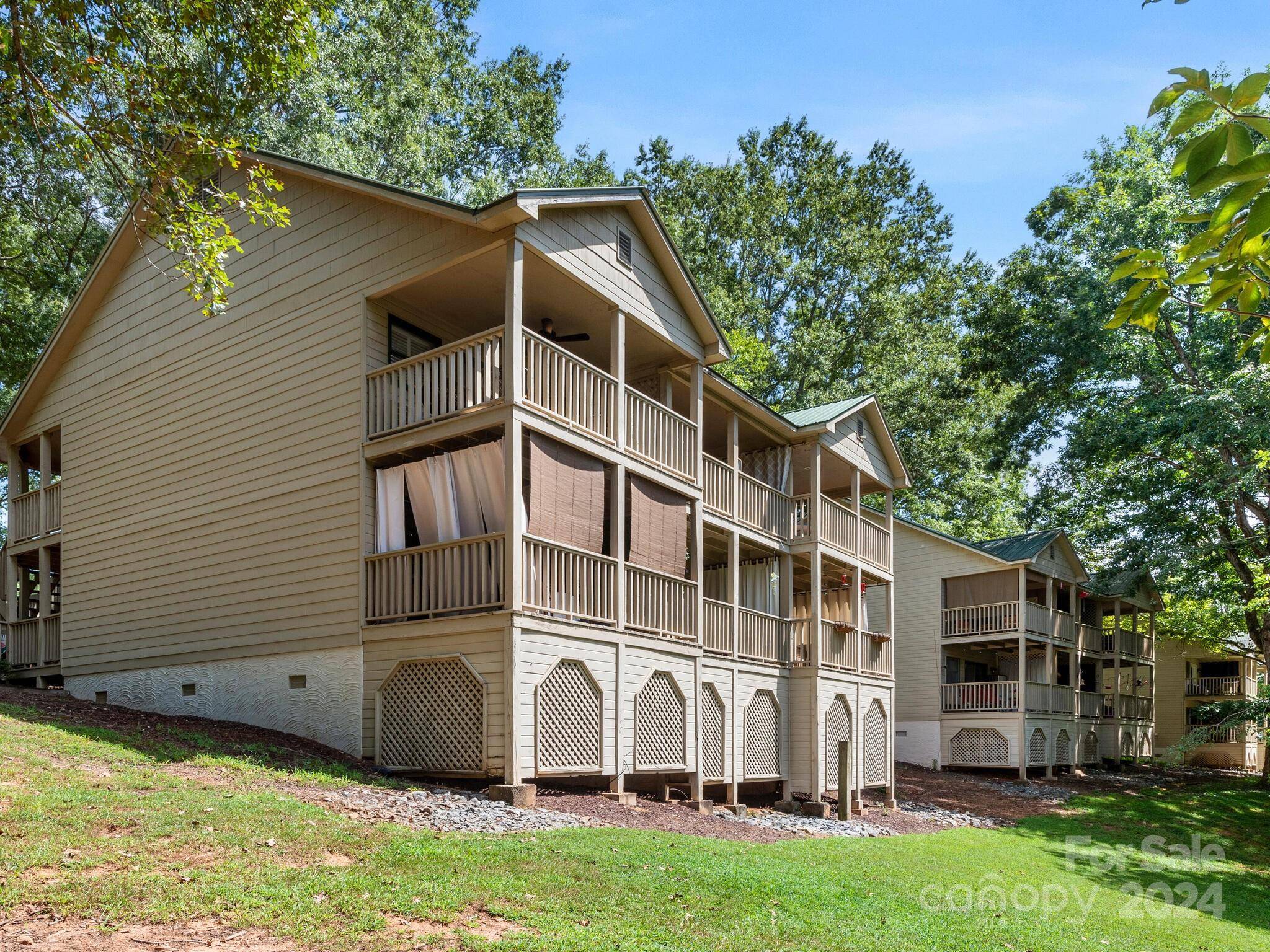 Lake Lure, NC 28746,160 Whitney BLVD #36