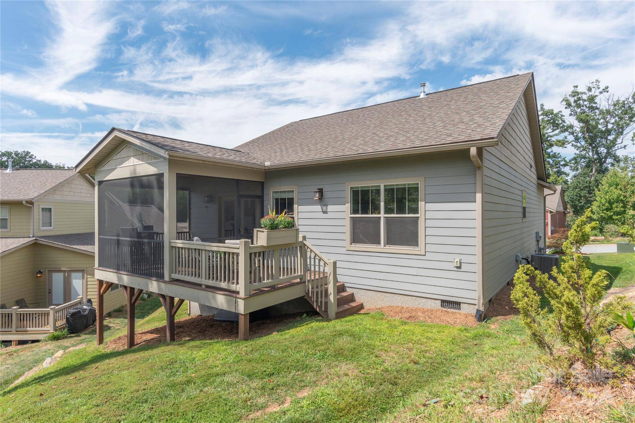 Weaverville, NC 28787,72 Loftin ST