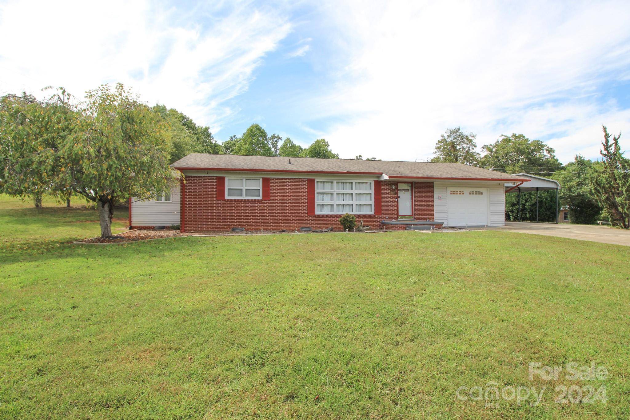 Morganton, NC 28655,507 Pea Ridge ST