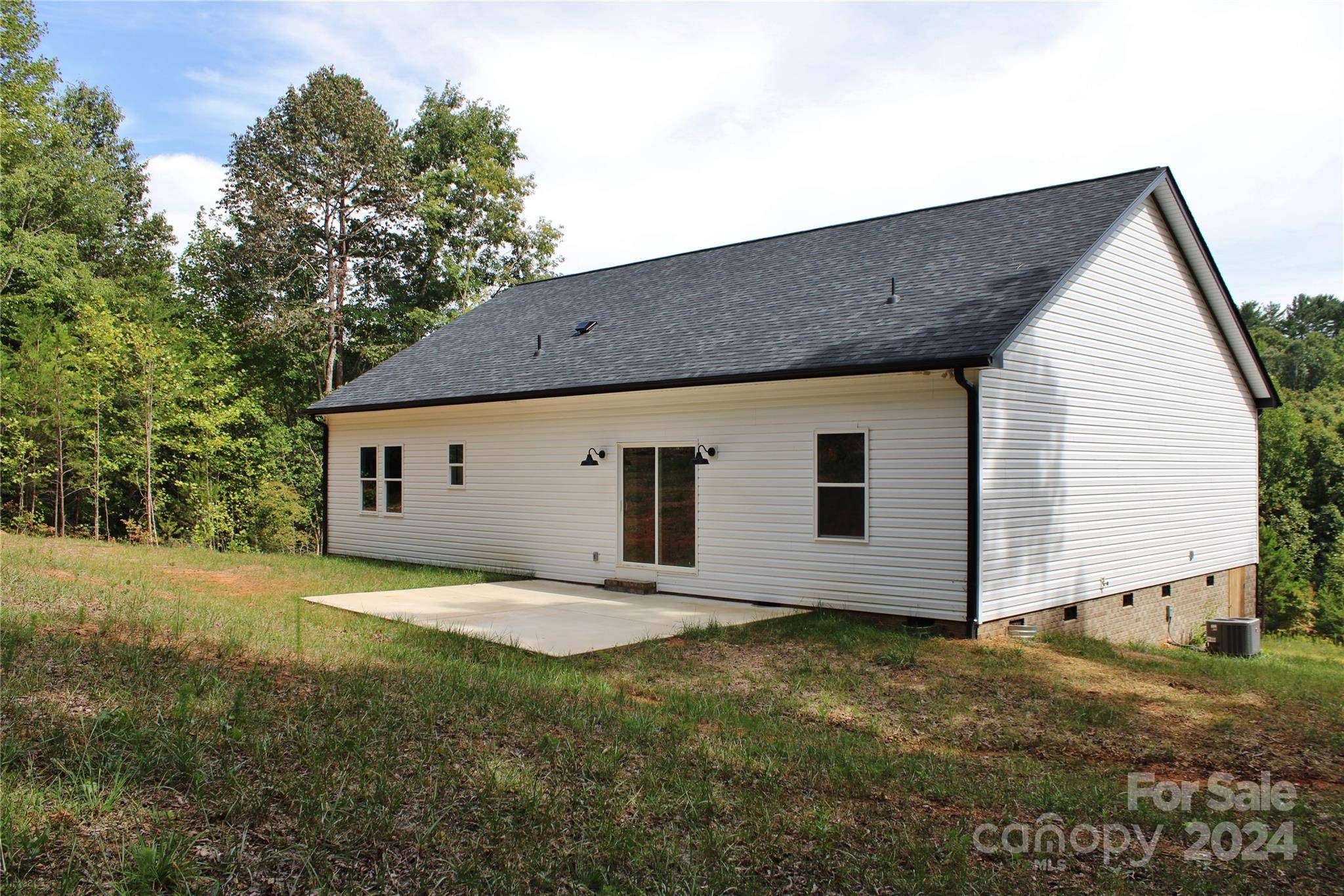 Newton, NC 28658,3656 Raymond LOOP